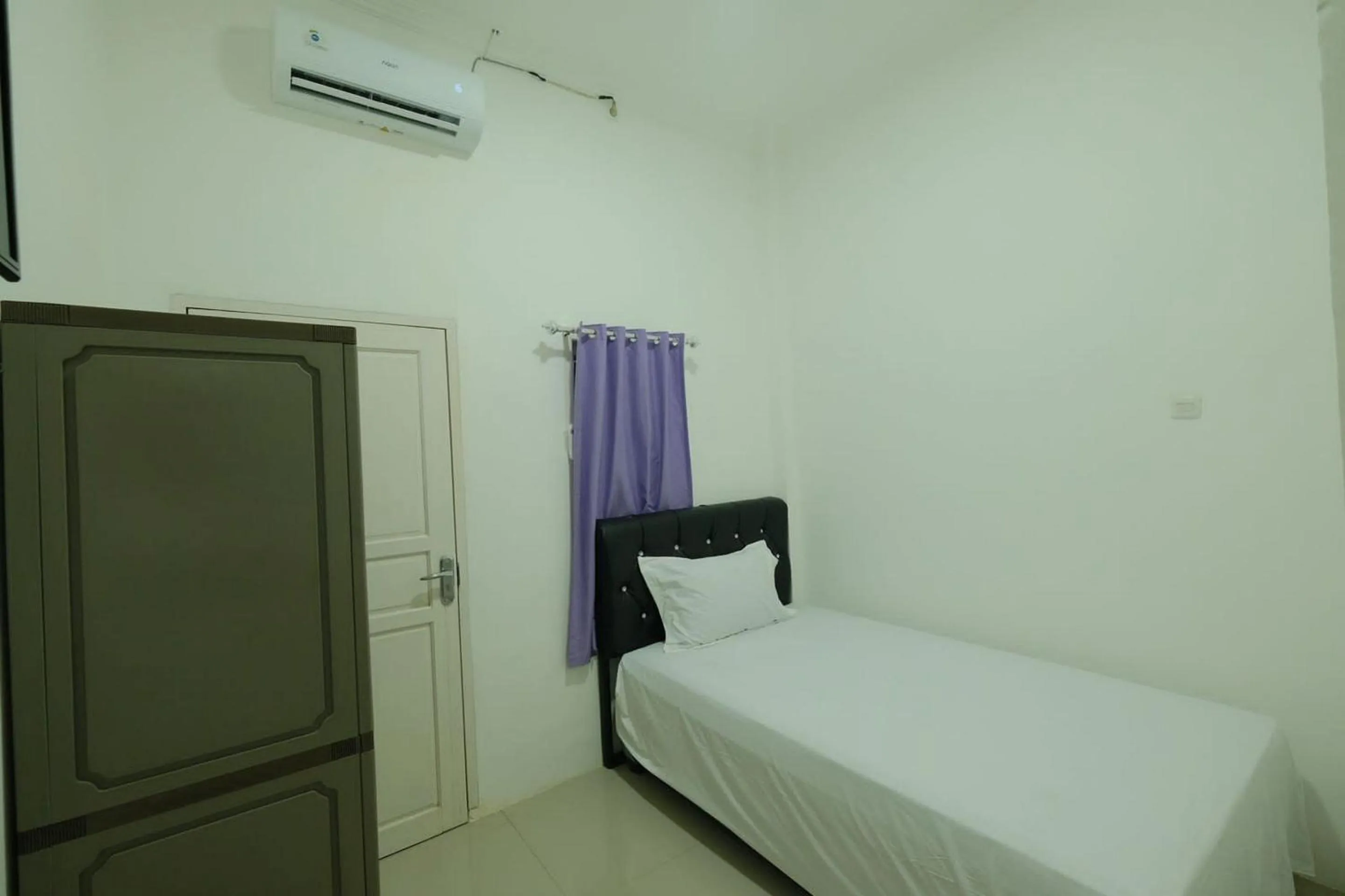 Bedroom, Bed in OYO 93756 Qq Kost Near Pantai Kebesaran Beach