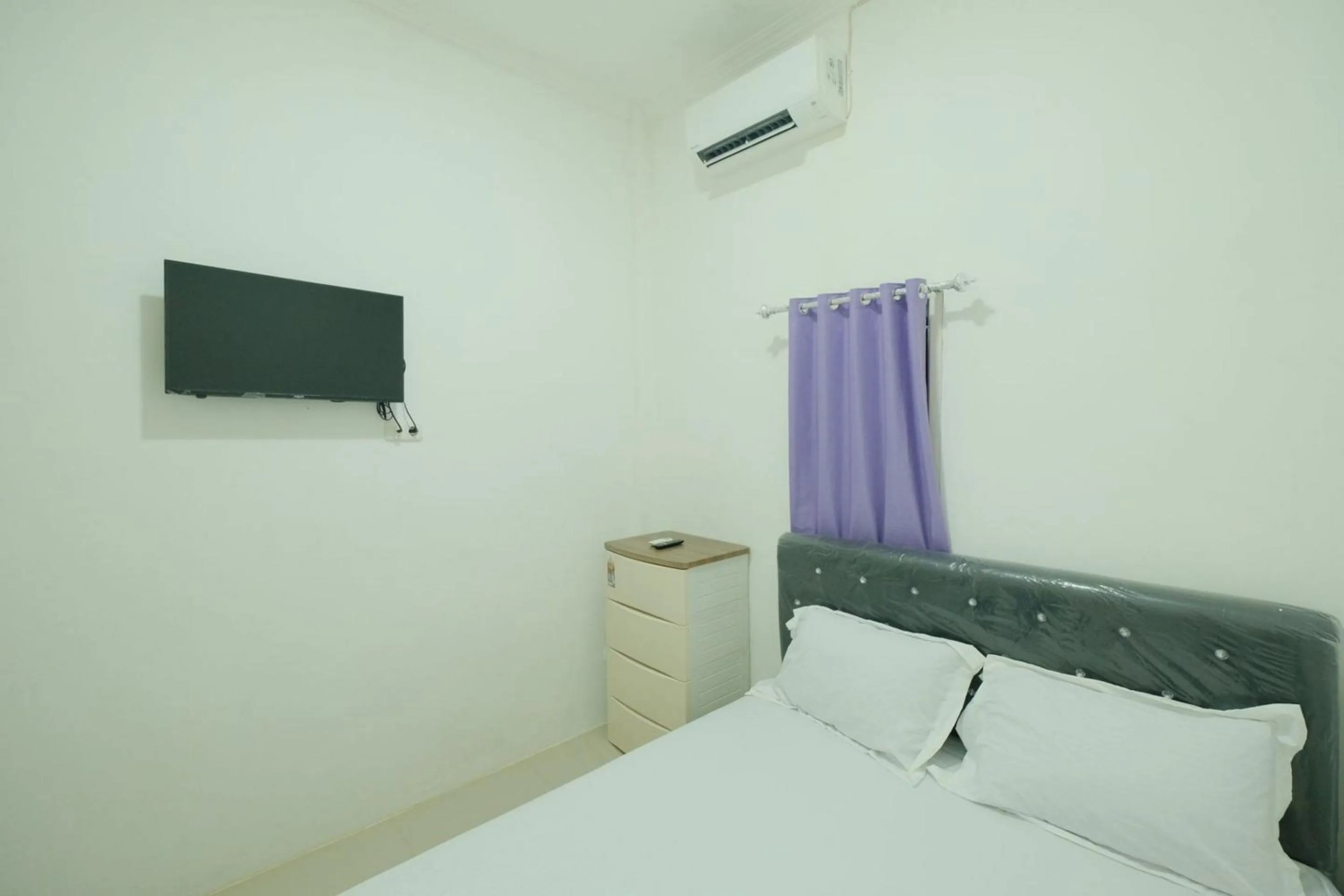 Bedroom, Bed in OYO 93756 Qq Kost Near Pantai Kebesaran Beach