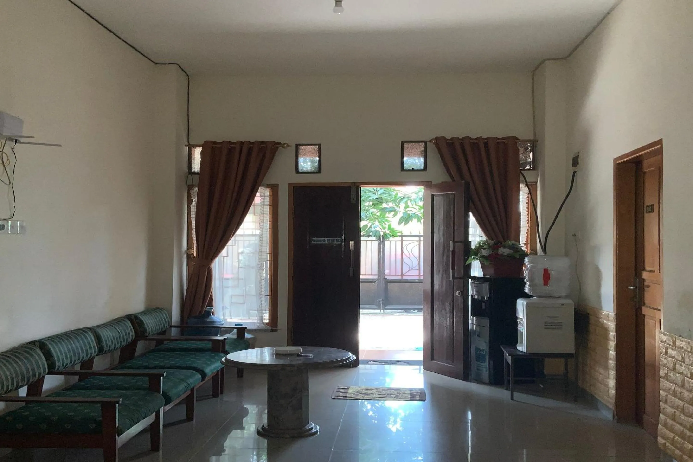 Lobby or reception in Hotel O Homestay Citra