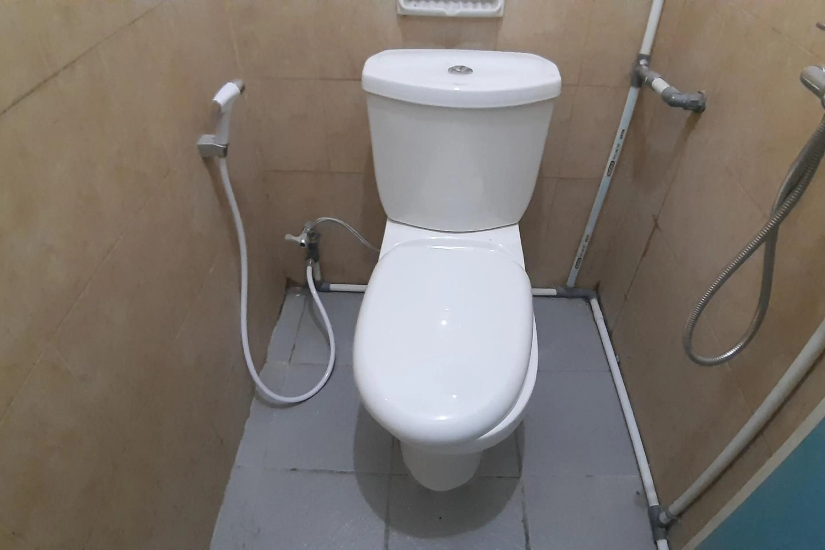 Bathroom in Hotel O Aglo Homestay NearYani Heahlerr