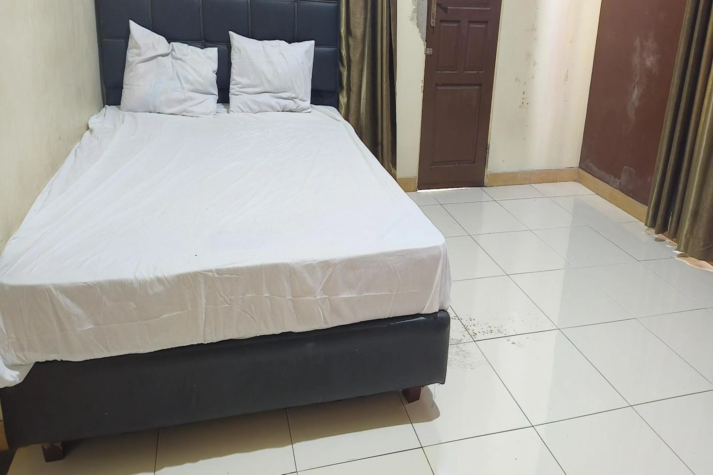 Bedroom, Bed in Hotel O Aglo Homestay NearYani Heahlerr