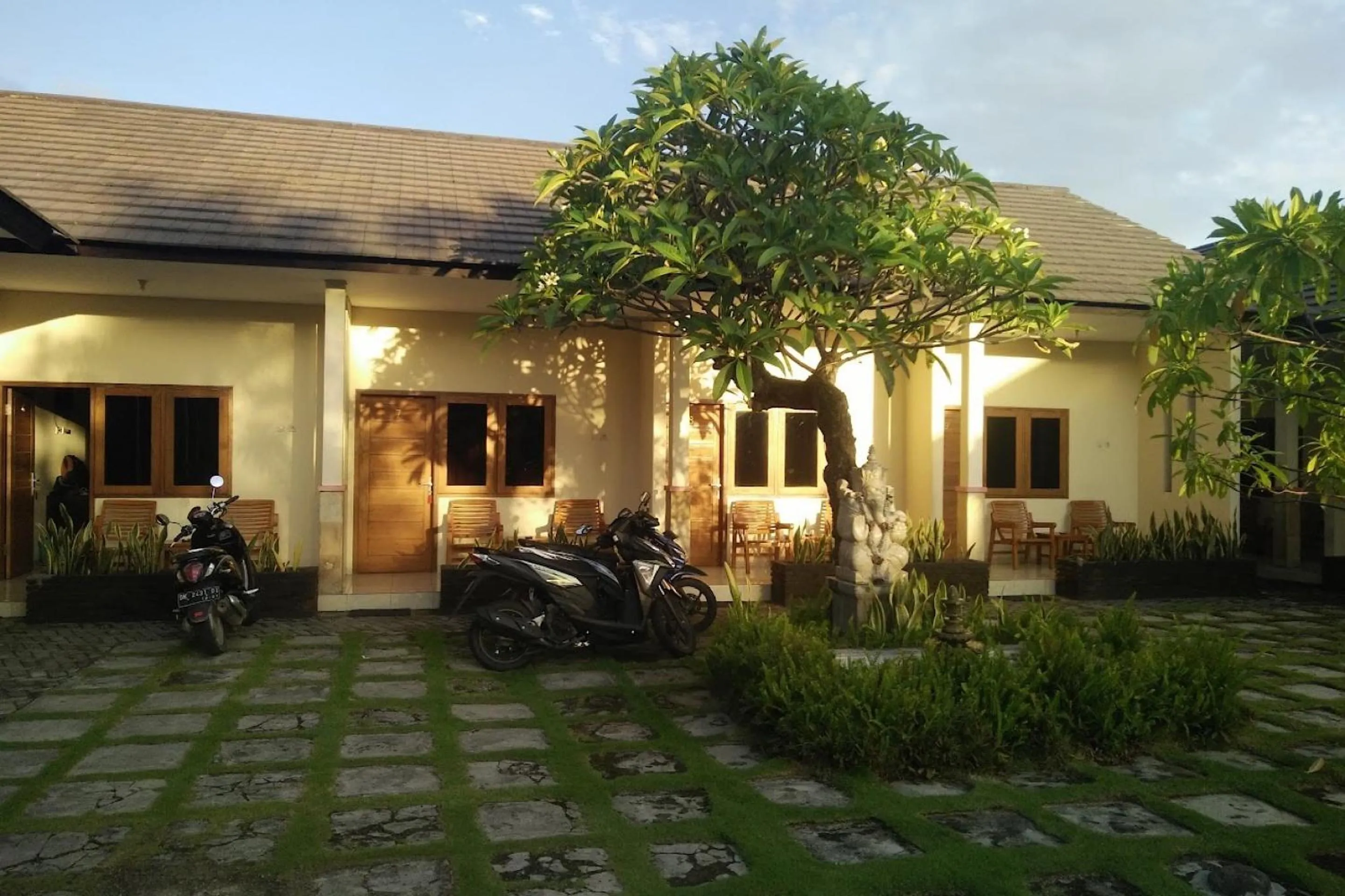 Facade/entrance in Hotel O Lembah Sriti Homestay Near Sirkuit Motor Cross Internasional 459 Lantan
