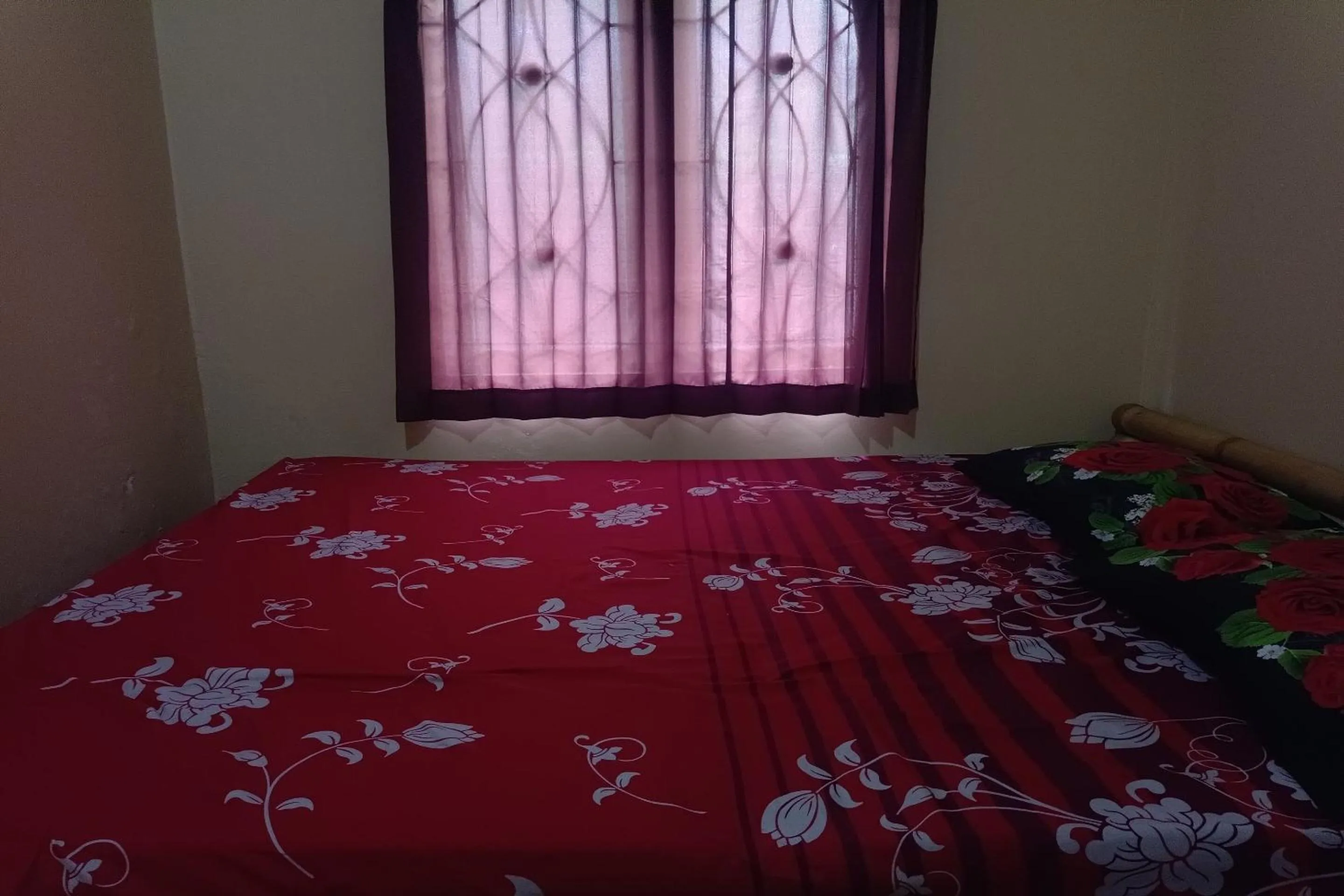 Bedroom, Bed in OYO 93766 Bunga Homestay Near Taman Lembah