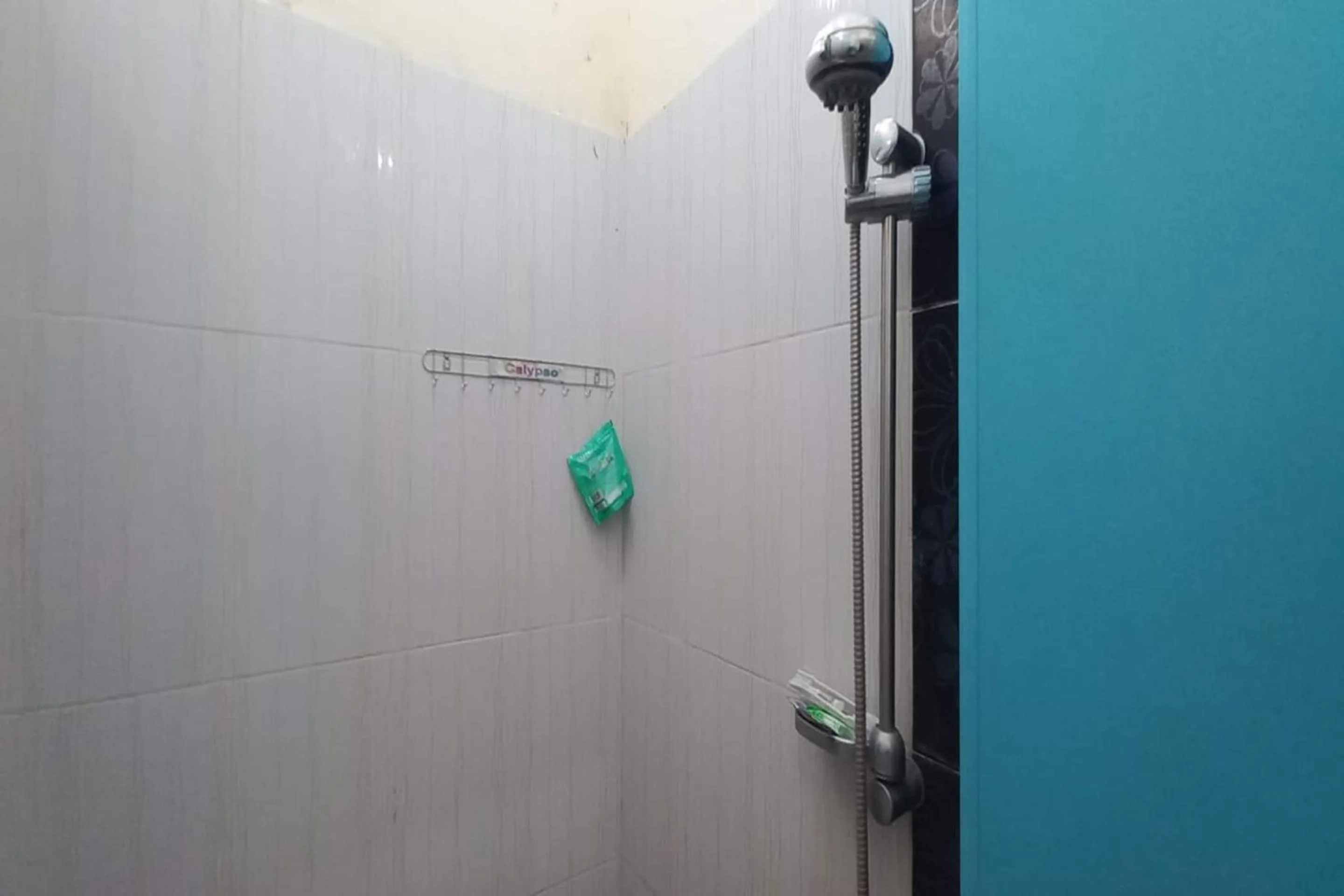 Bathroom in Hotel O Setia Budi Guest House 1