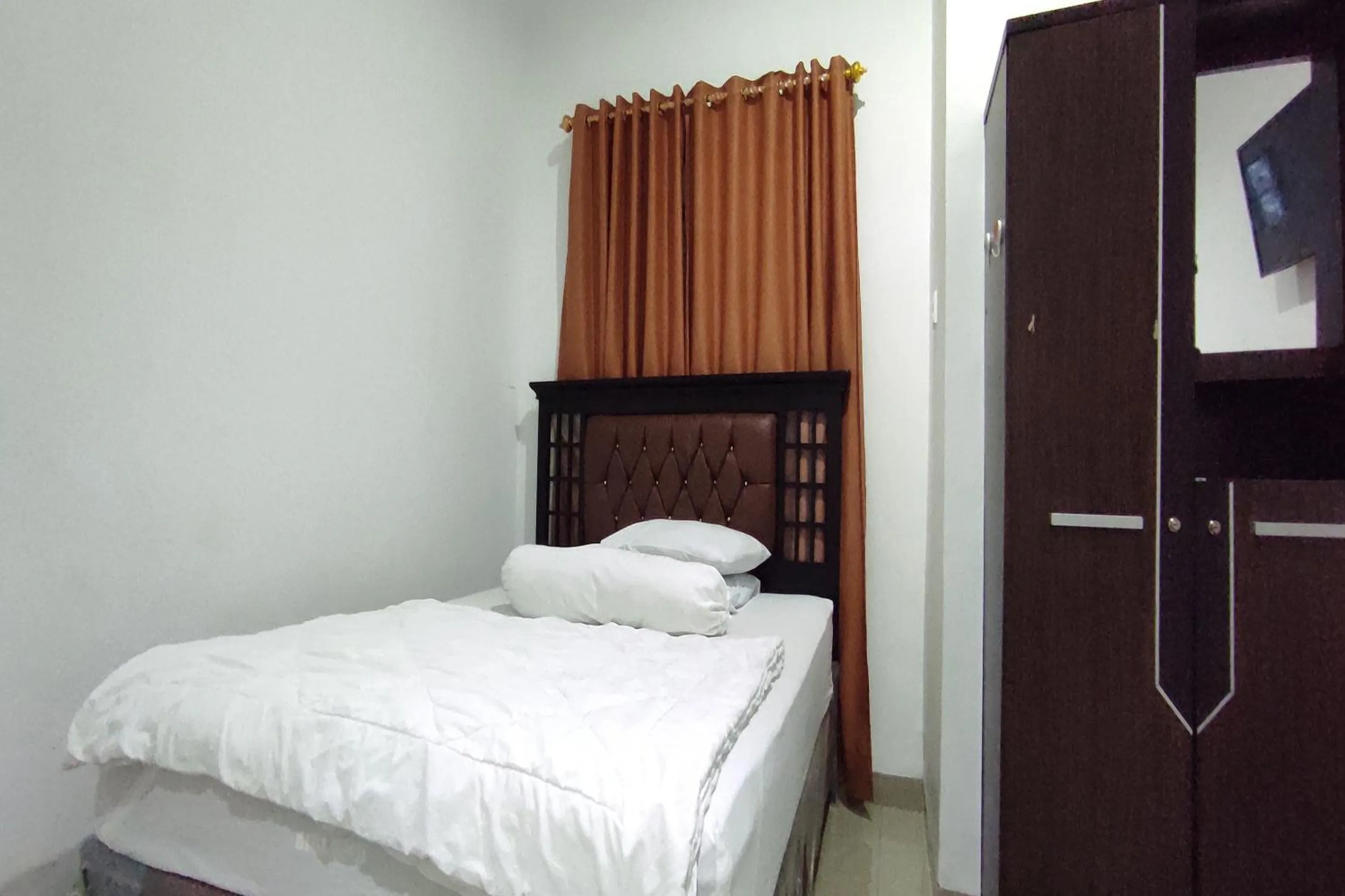 Bedroom, Bed in Hotel O Setia Budi Guest House 1