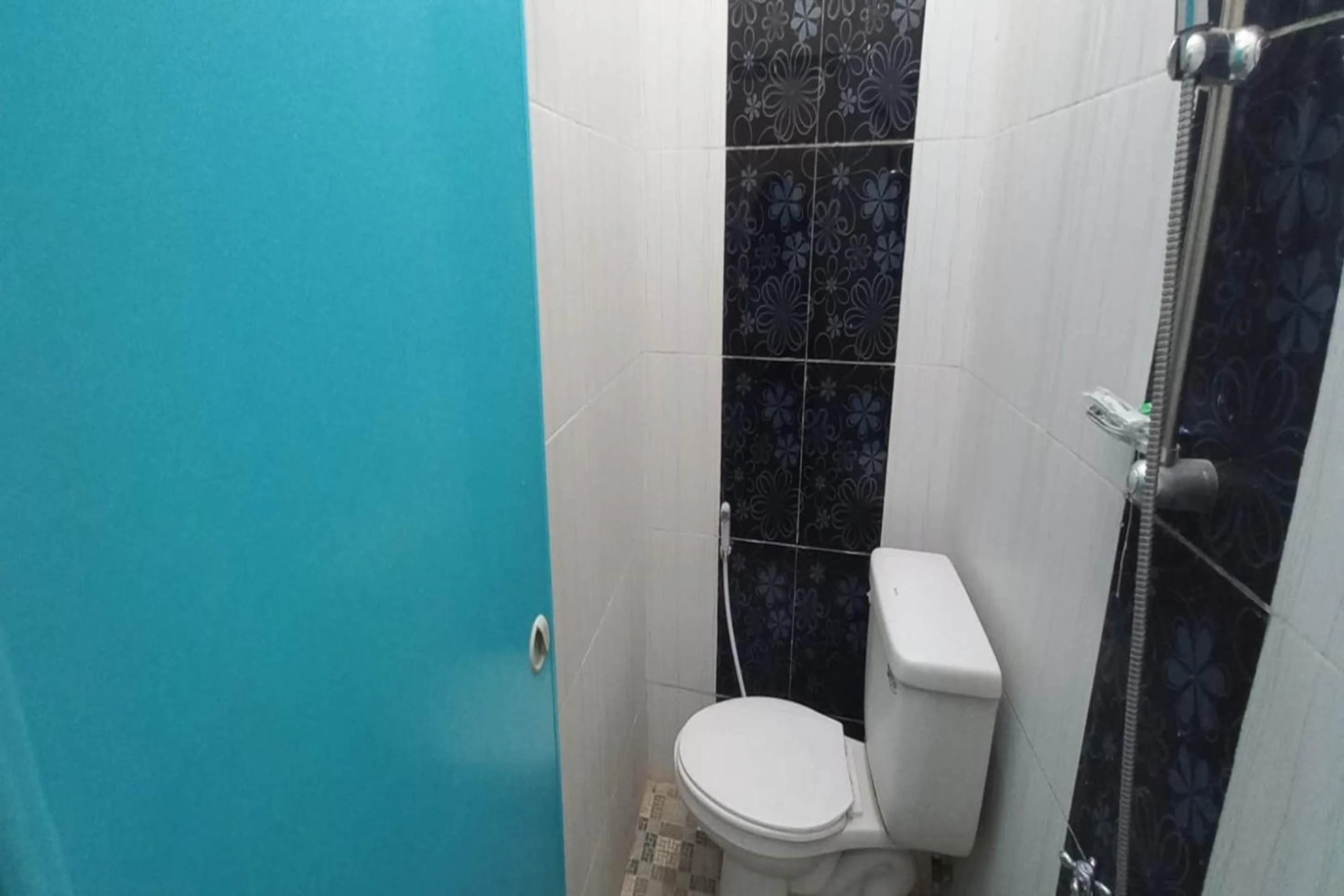 Bathroom in Hotel O Setia Budi Guest House 1