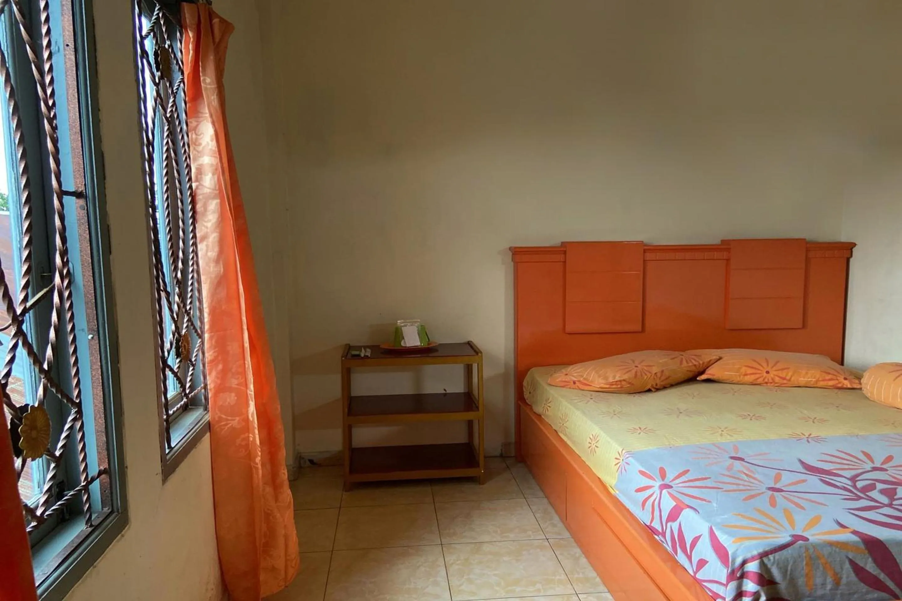 Bedroom, Bed in OYO 93774 Khaira Kos Dan PenginapanNearYani Heahlerr