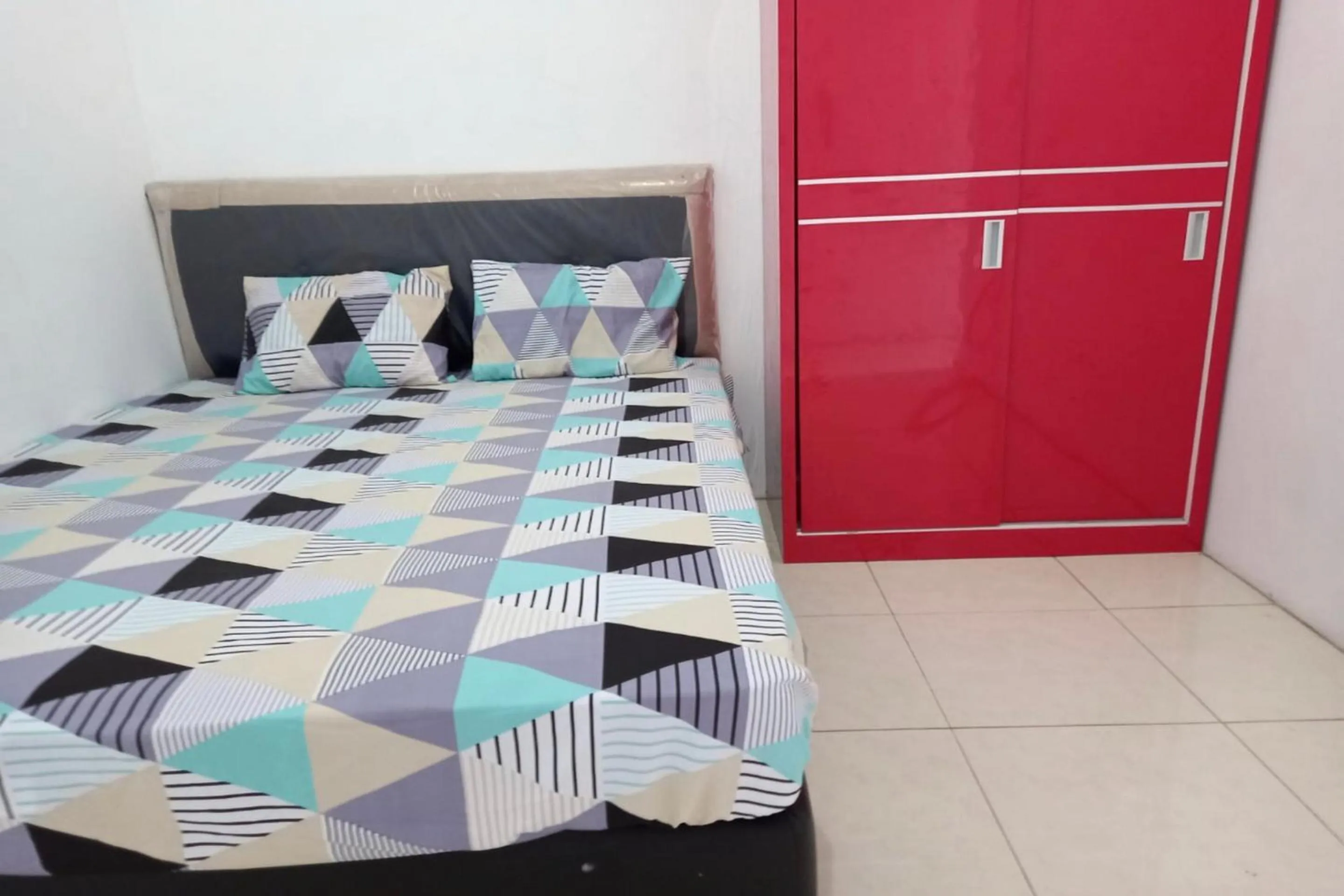 Bedroom, Bed in OYO 93774 Khaira Kos Dan PenginapanNearYani Heahlerr