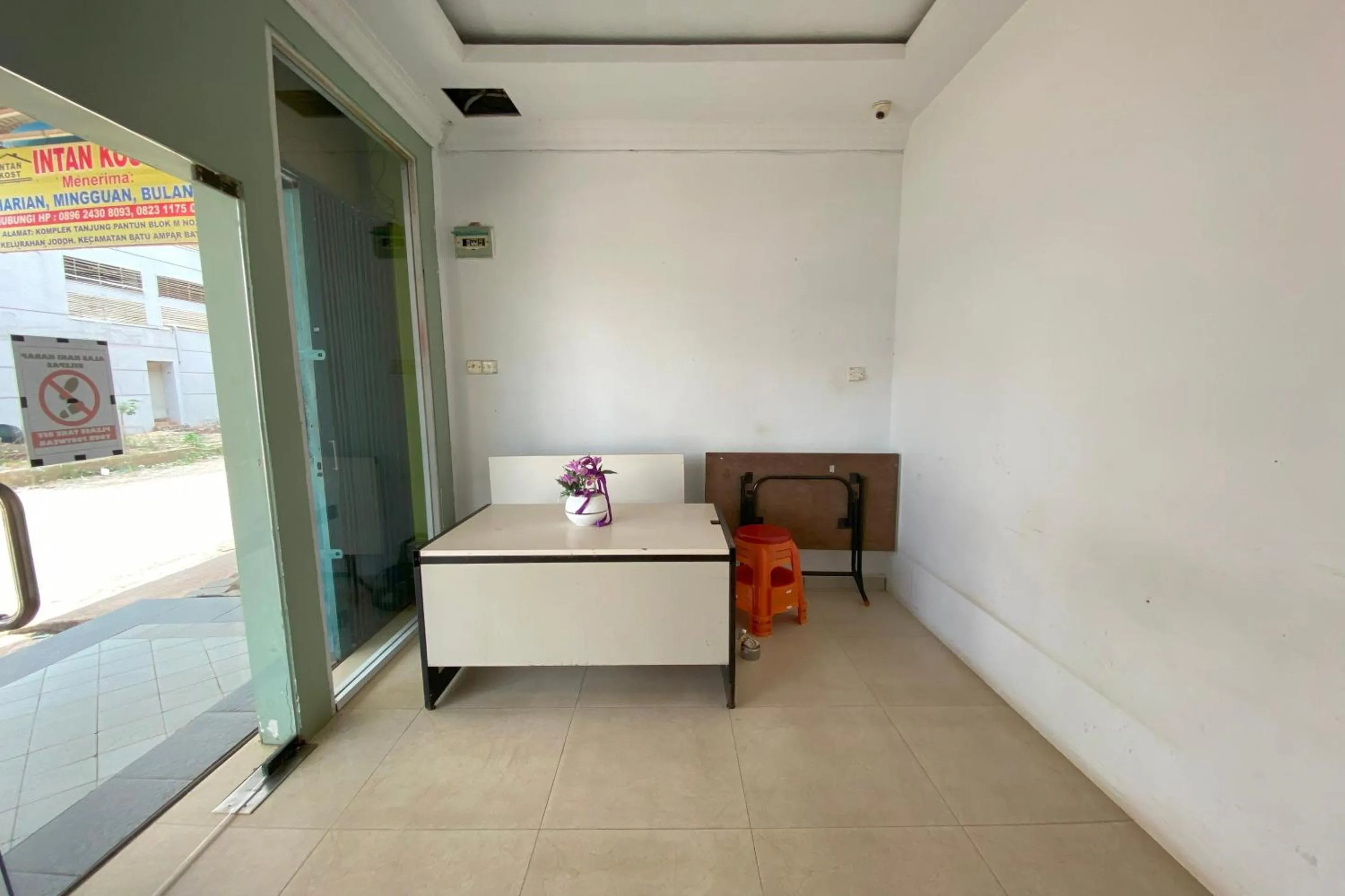 Lobby or reception in Hotel O Intan HomestayNearAnugrah Sinar Lautan