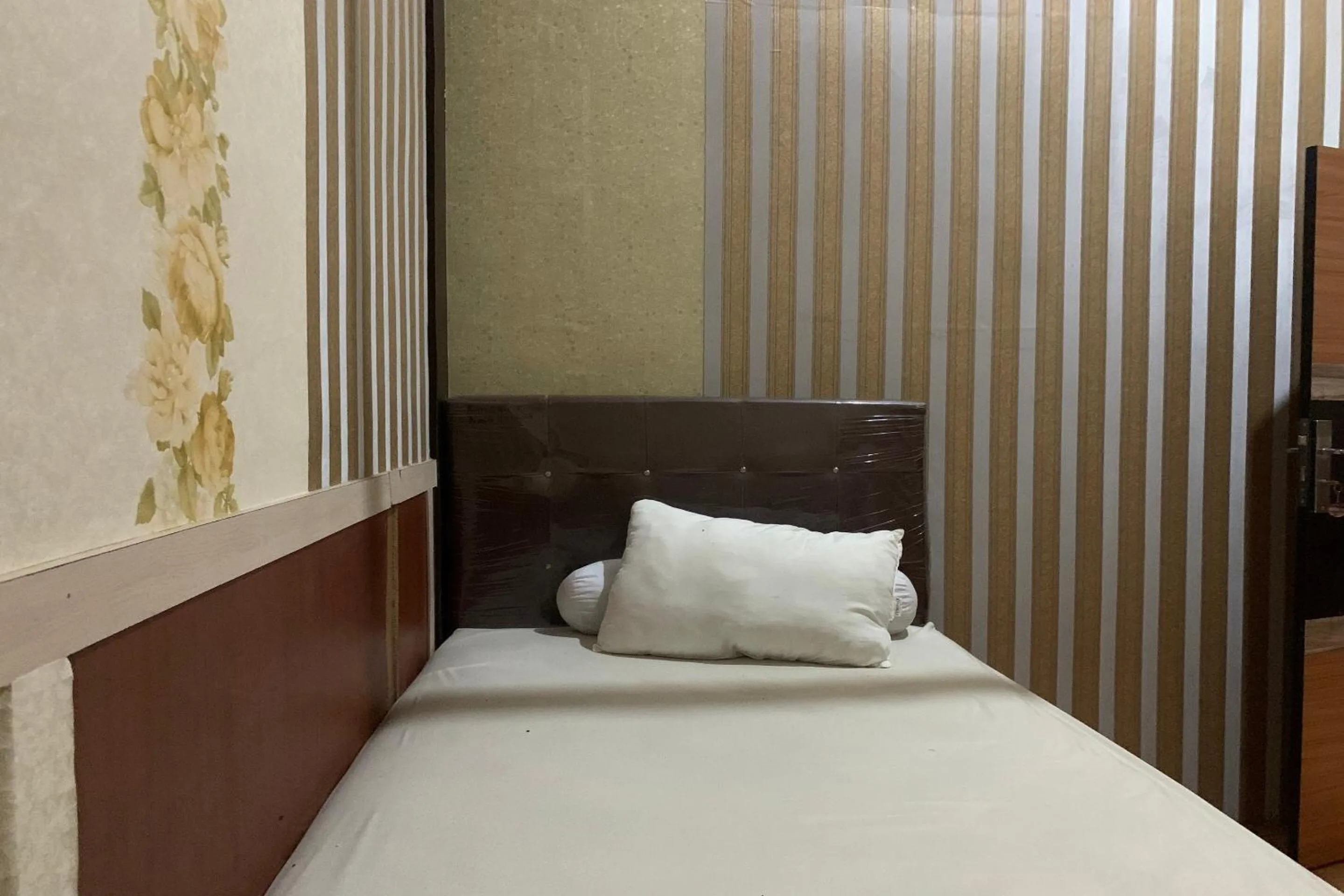 Bedroom, Bed in Hotel O Kost Hidayat Syariah