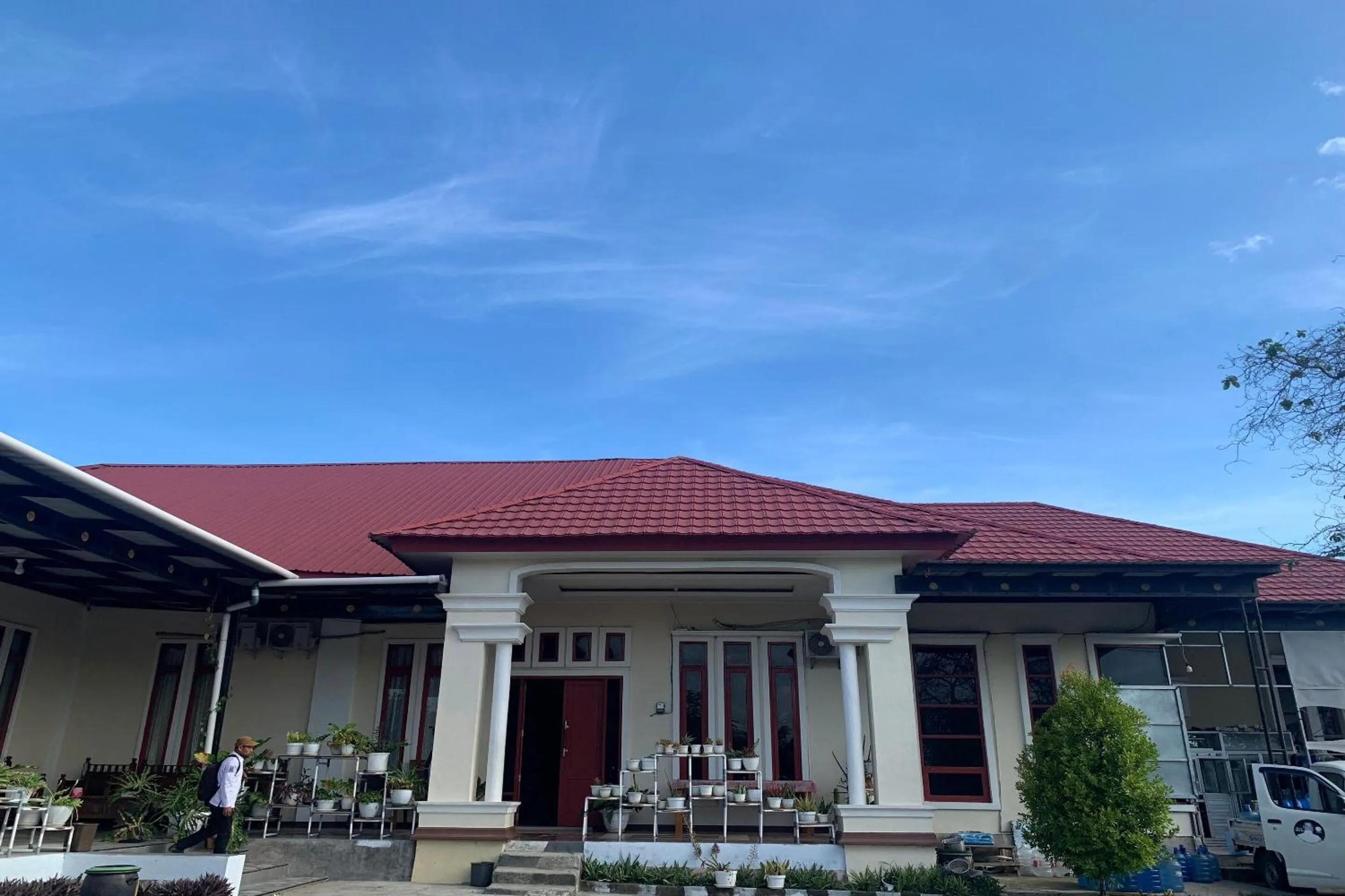 Facade/entrance in Hotel O Kost Hidayat Syariah