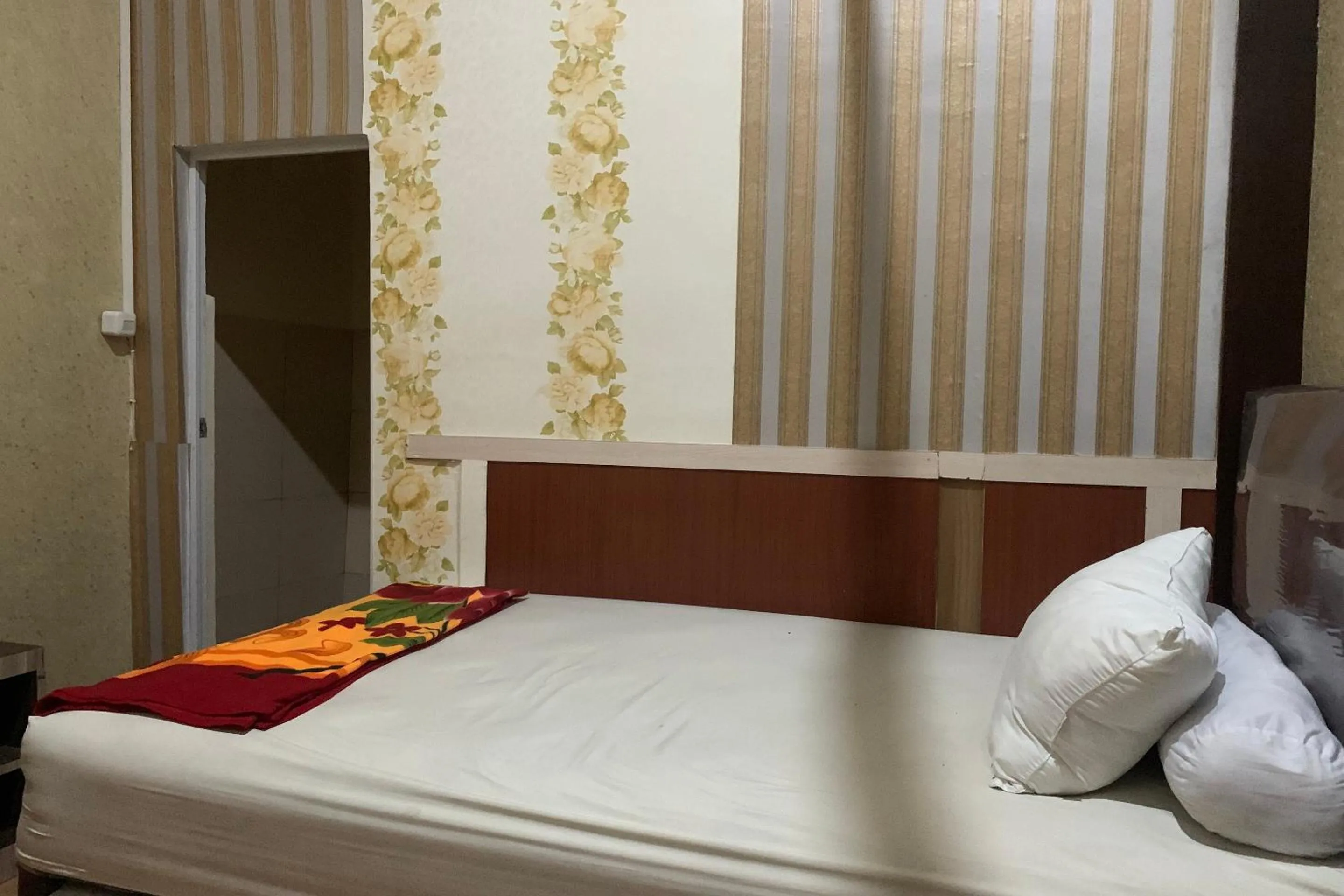 Bedroom, Bed in Hotel O Kost Hidayat Syariah