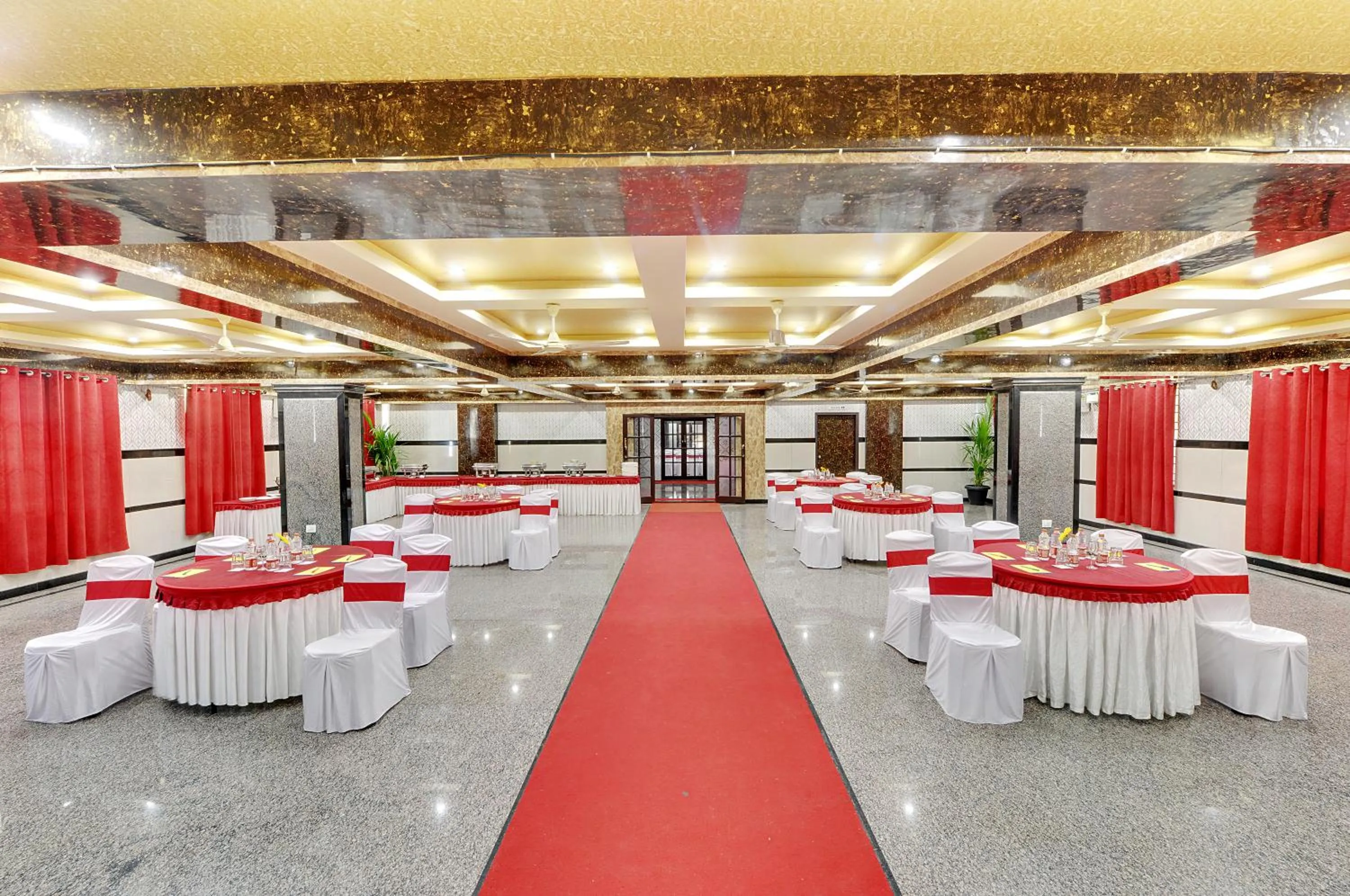 Restaurant/places to eat in Hotel Vista Suites, Bangalore
