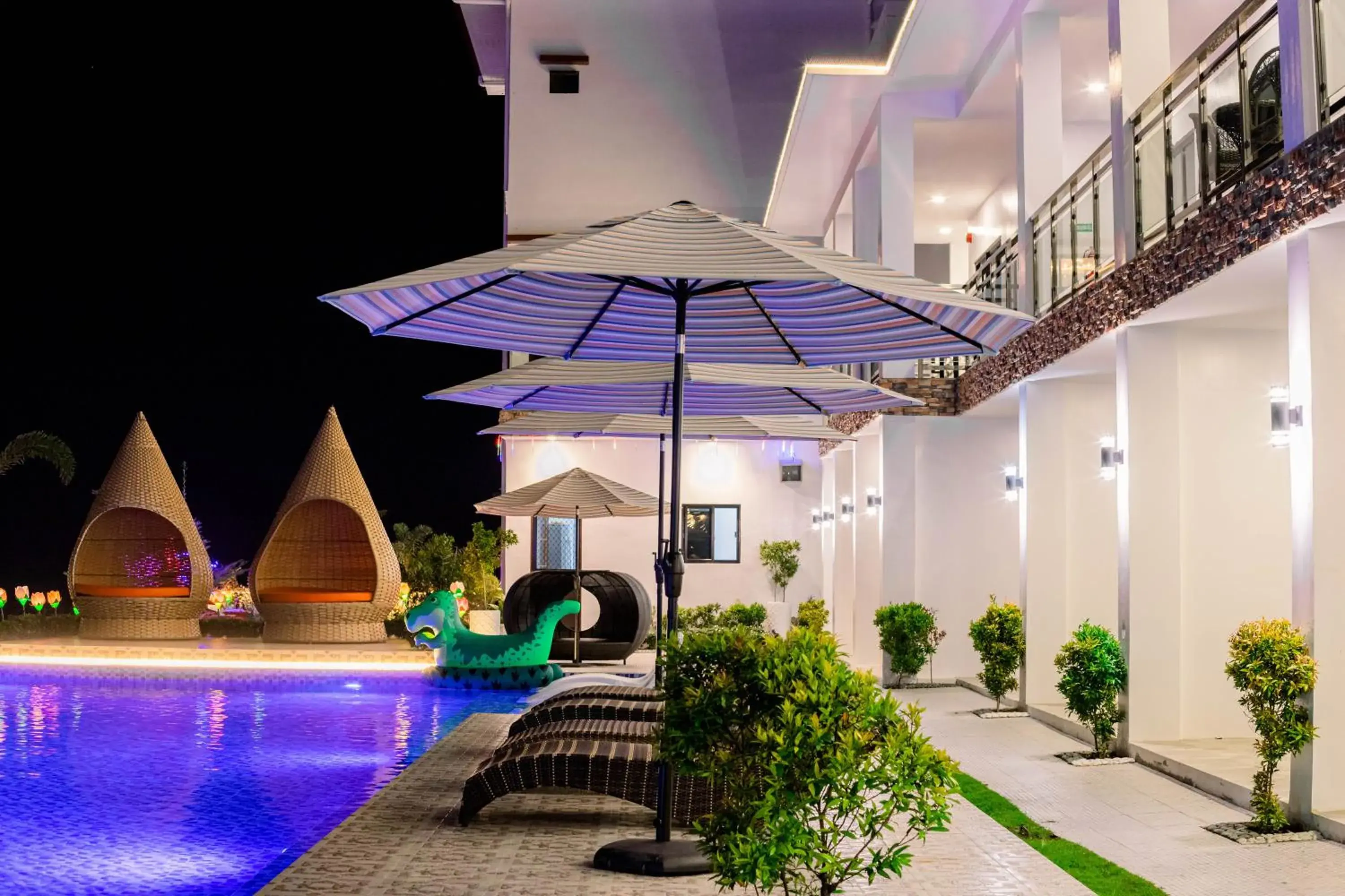 Property building in Sonrisa Resort De Playa by Hiverooms Property building in Sonrisa Resort De Playa by Hiverooms