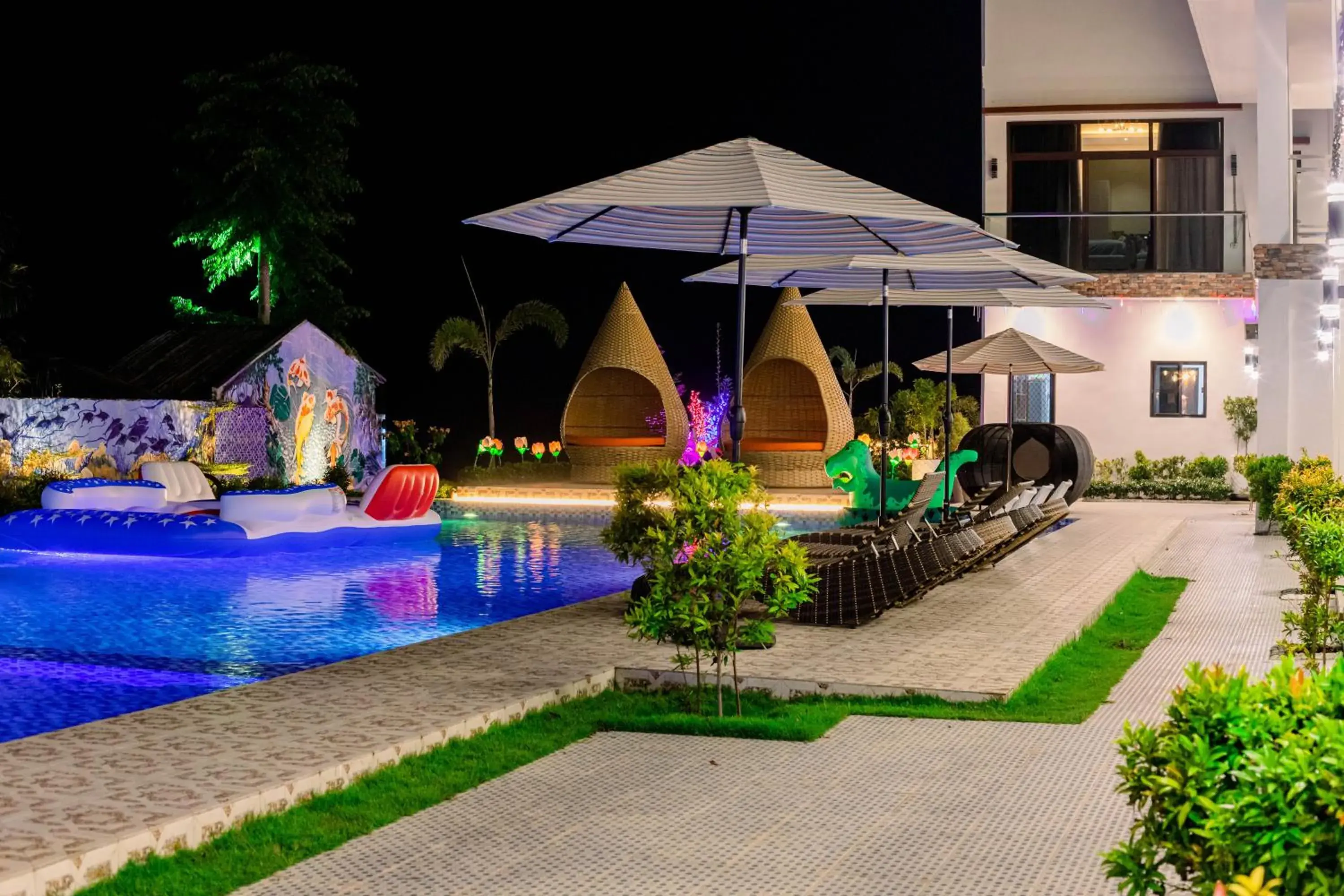 Property building in Sonrisa Resort De Playa by Hiverooms Property building in Sonrisa Resort De Playa by Hiverooms