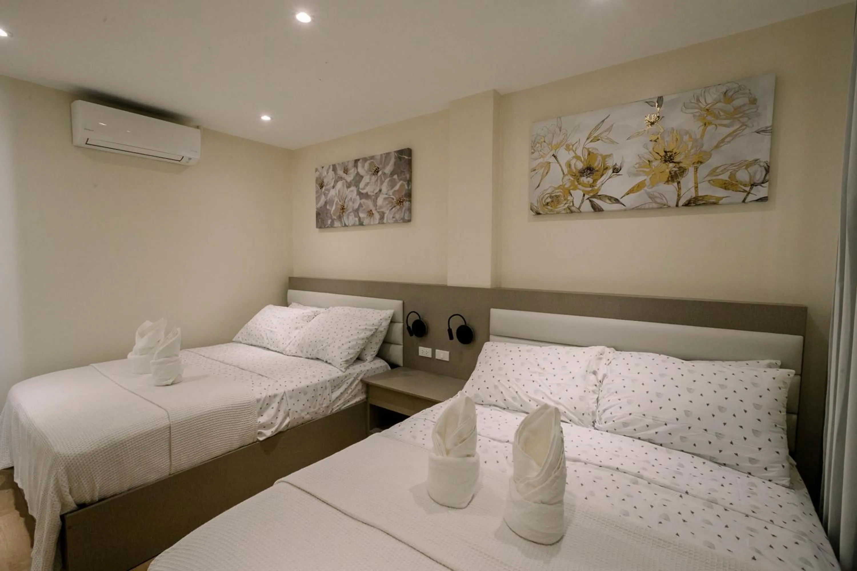 Bed in Sonrisa Resort De Playa by Hiverooms