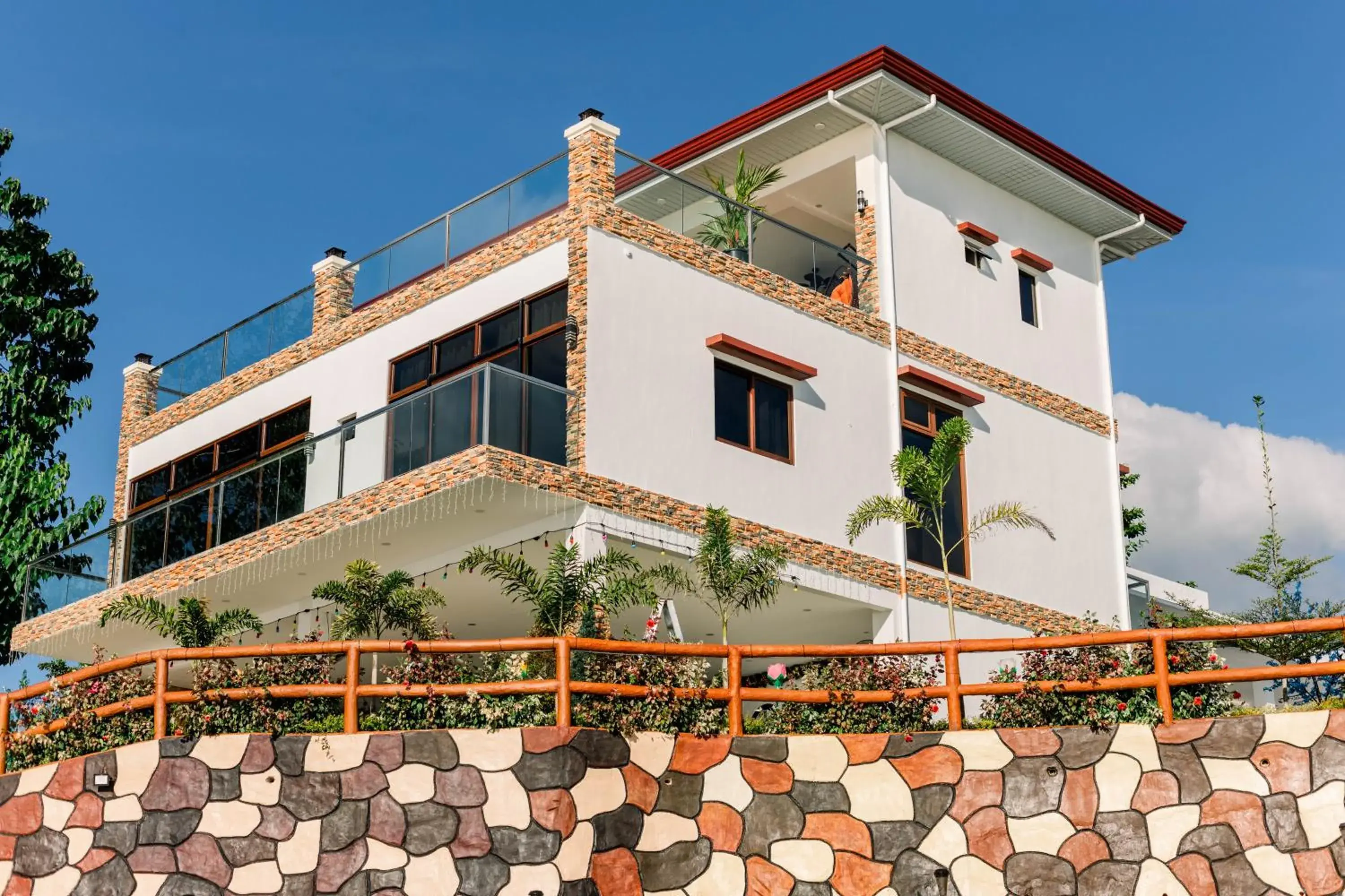 Property building in Sonrisa Resort De Playa by Hiverooms Property building in Sonrisa Resort De Playa by Hiverooms