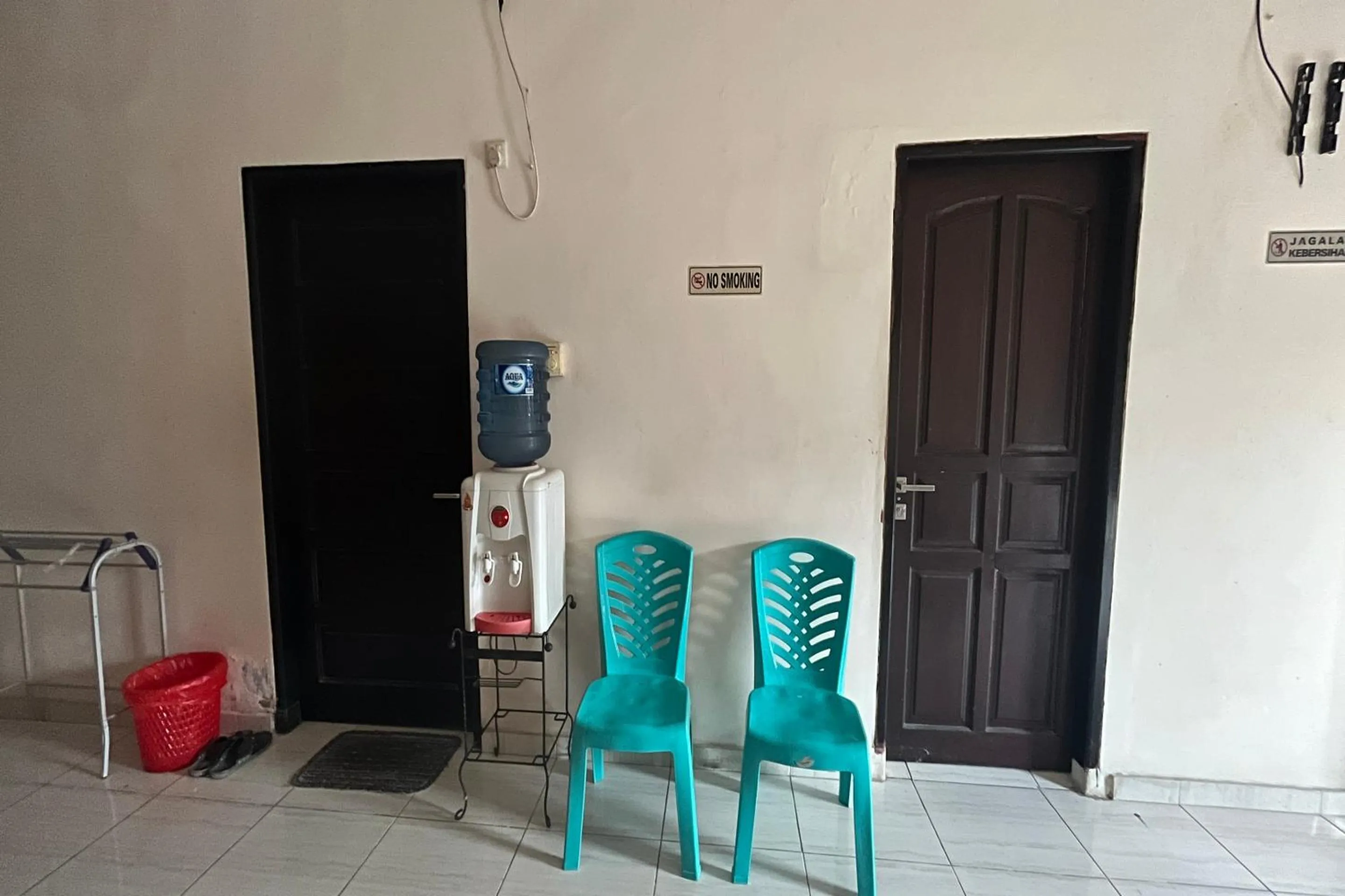 Lobby or reception in Hotel O Guest House Akbarrinna