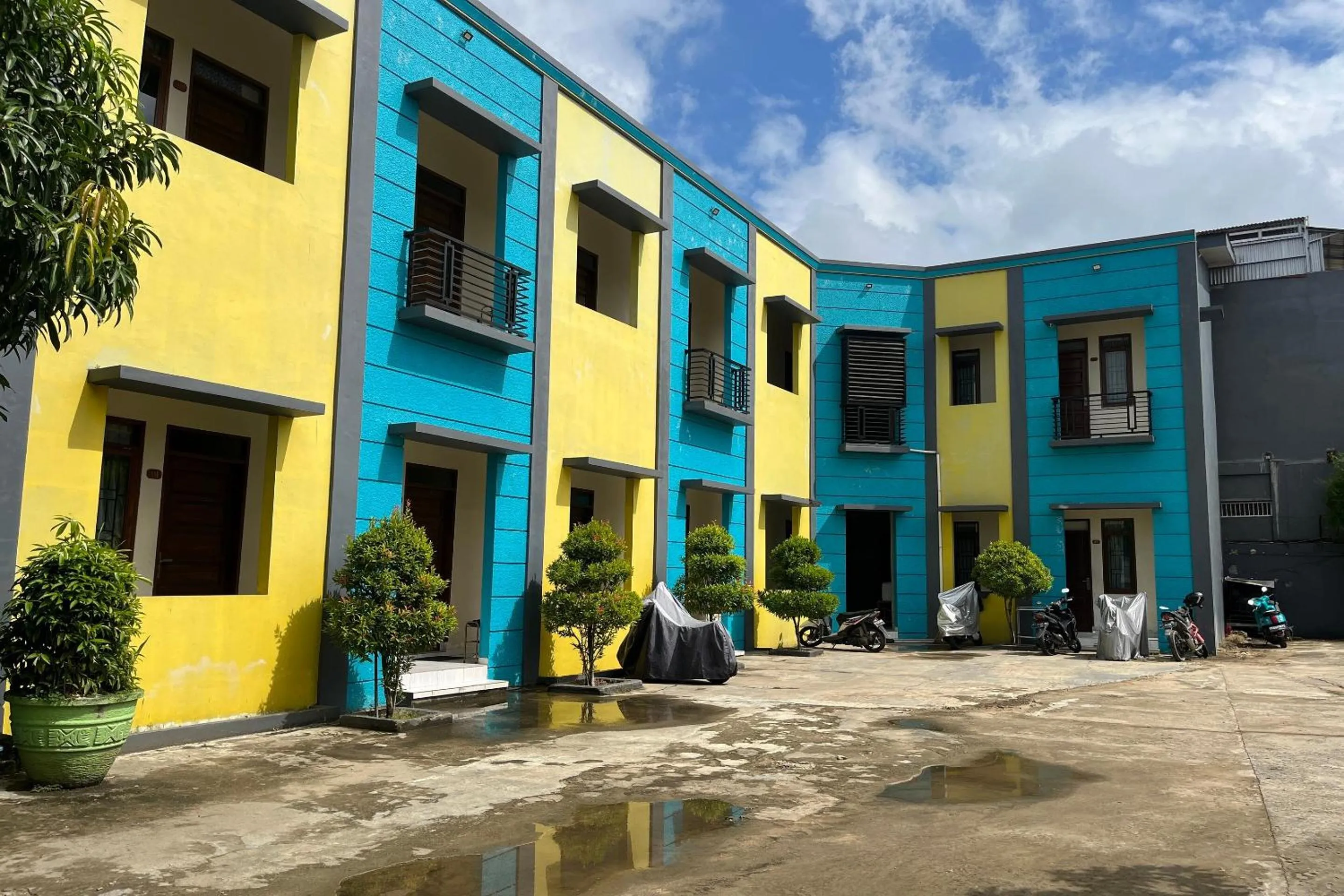 Facade/entrance in Hotel O Penginapan Naya Rita
