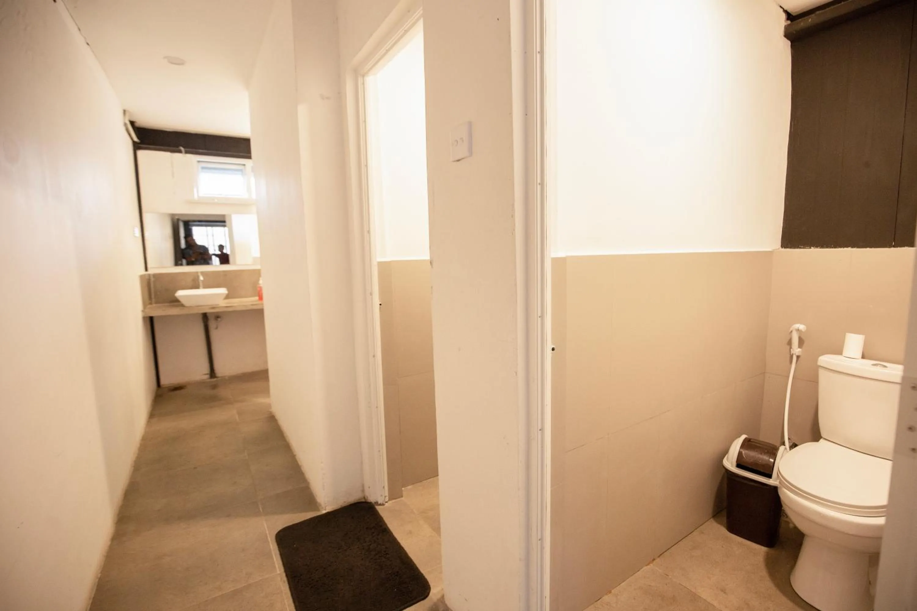 Toilet in Hangover Hostels Ella