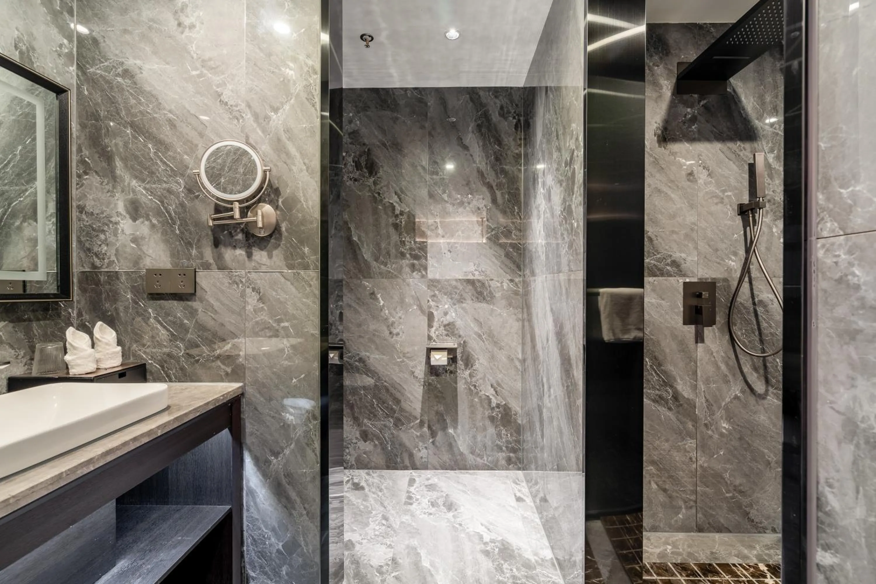 Bathroom in The Puyan Hotel Hangzhou Jiubao