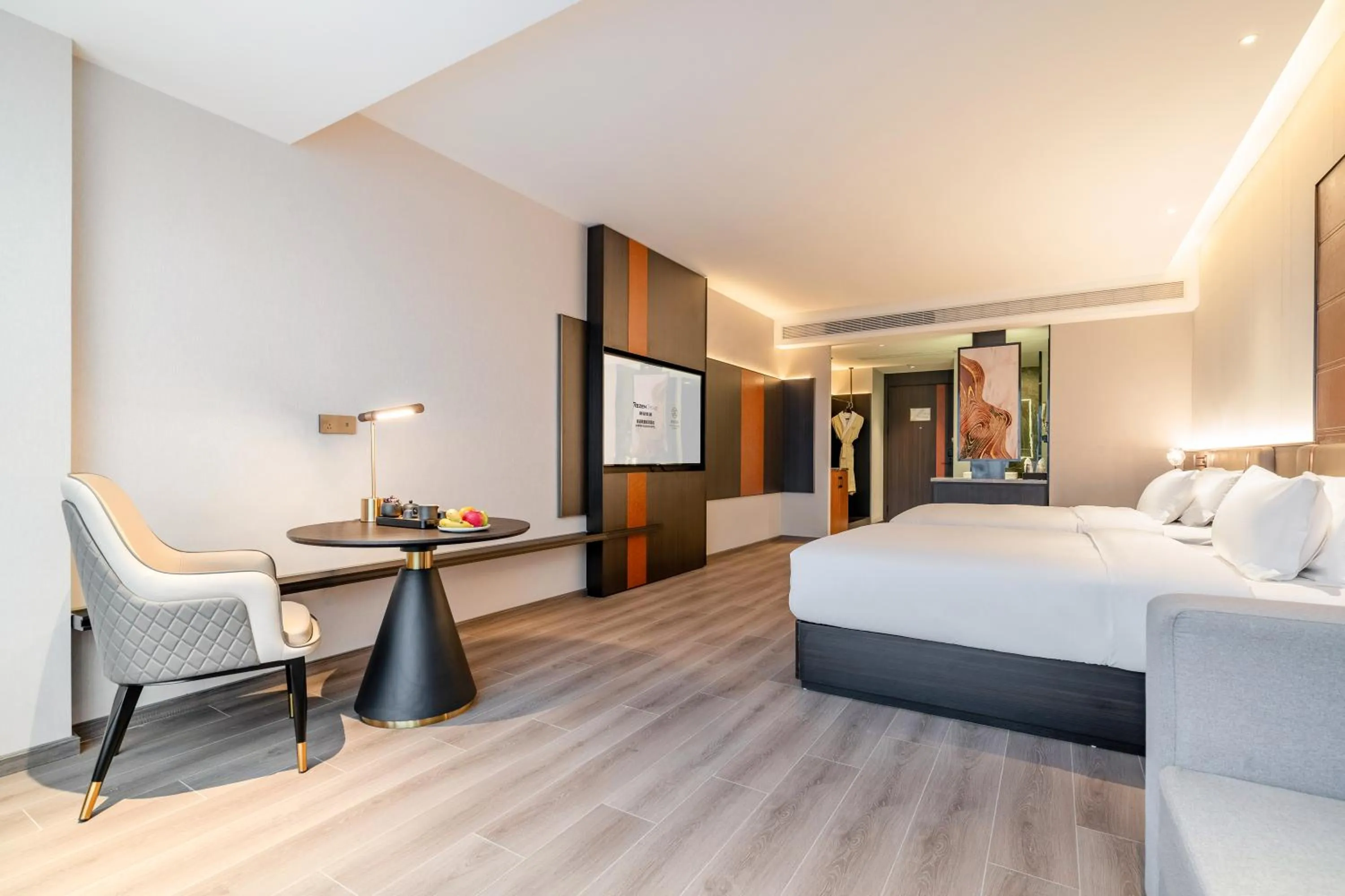 Photo of the whole room, Bed in The Puyan Hotel Hangzhou Jiubao