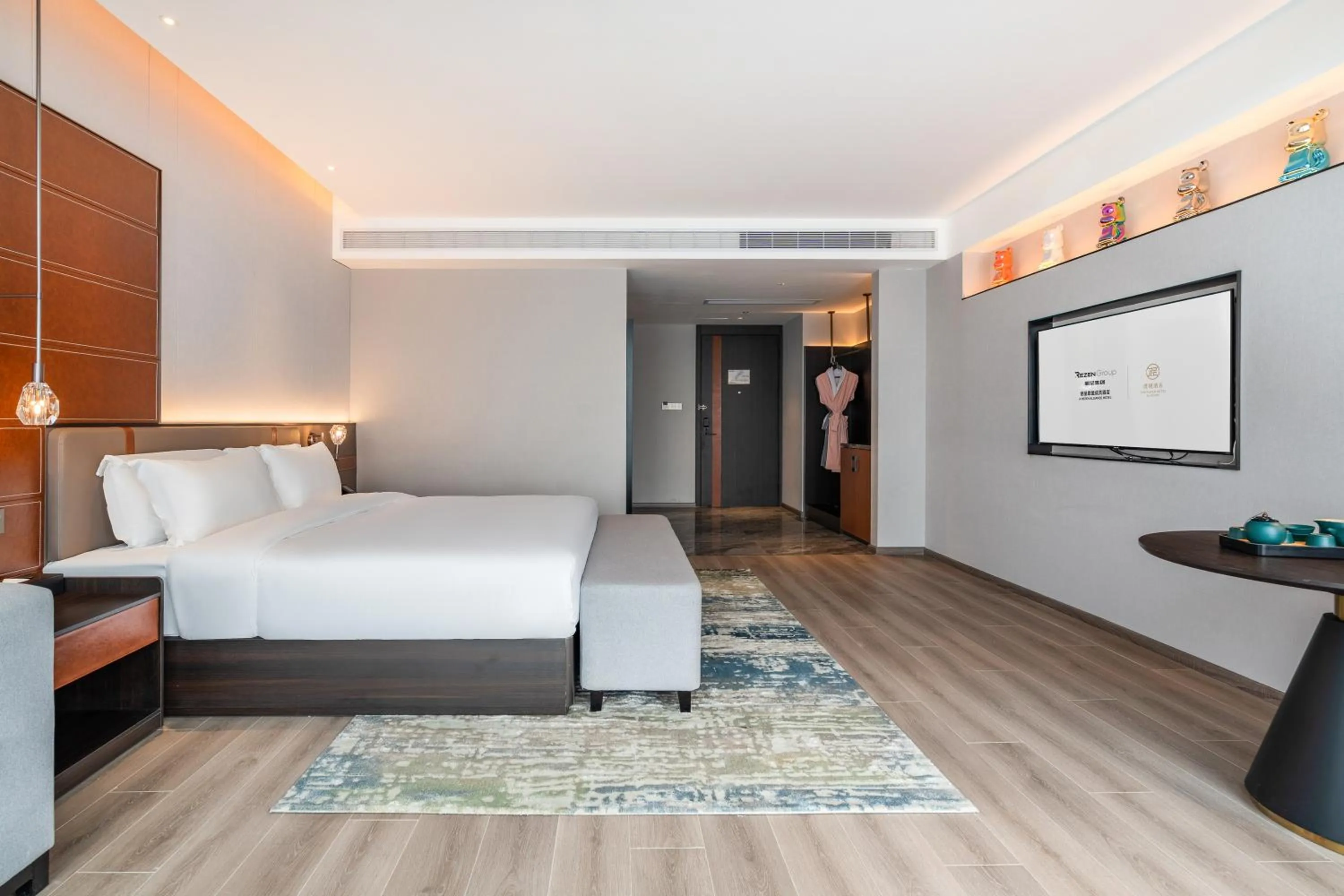 Photo of the whole room, Bed in The Puyan Hotel Hangzhou Jiubao