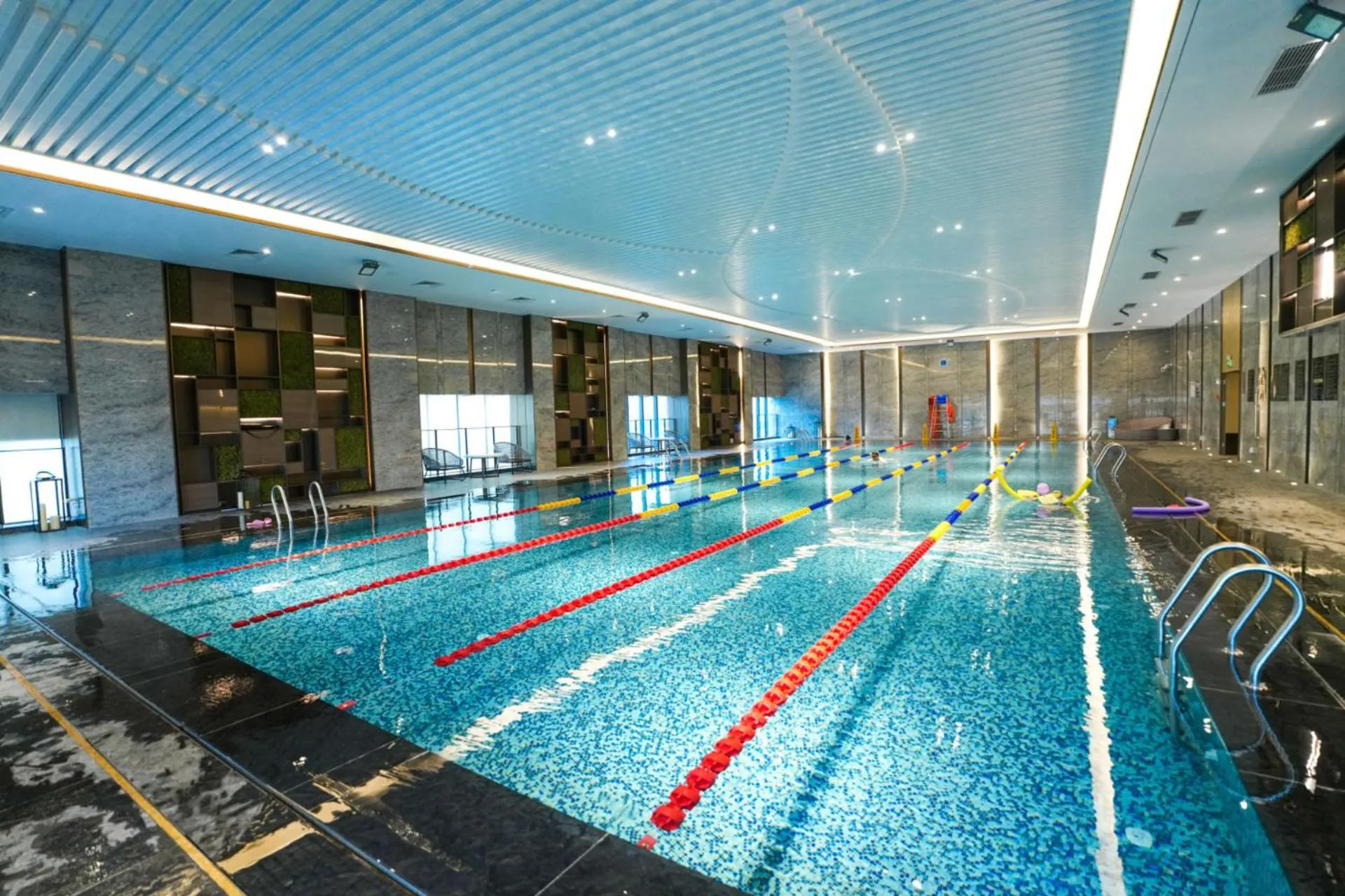 Swimming pool in Mövenpick by Accor Binjiang Nanjing
