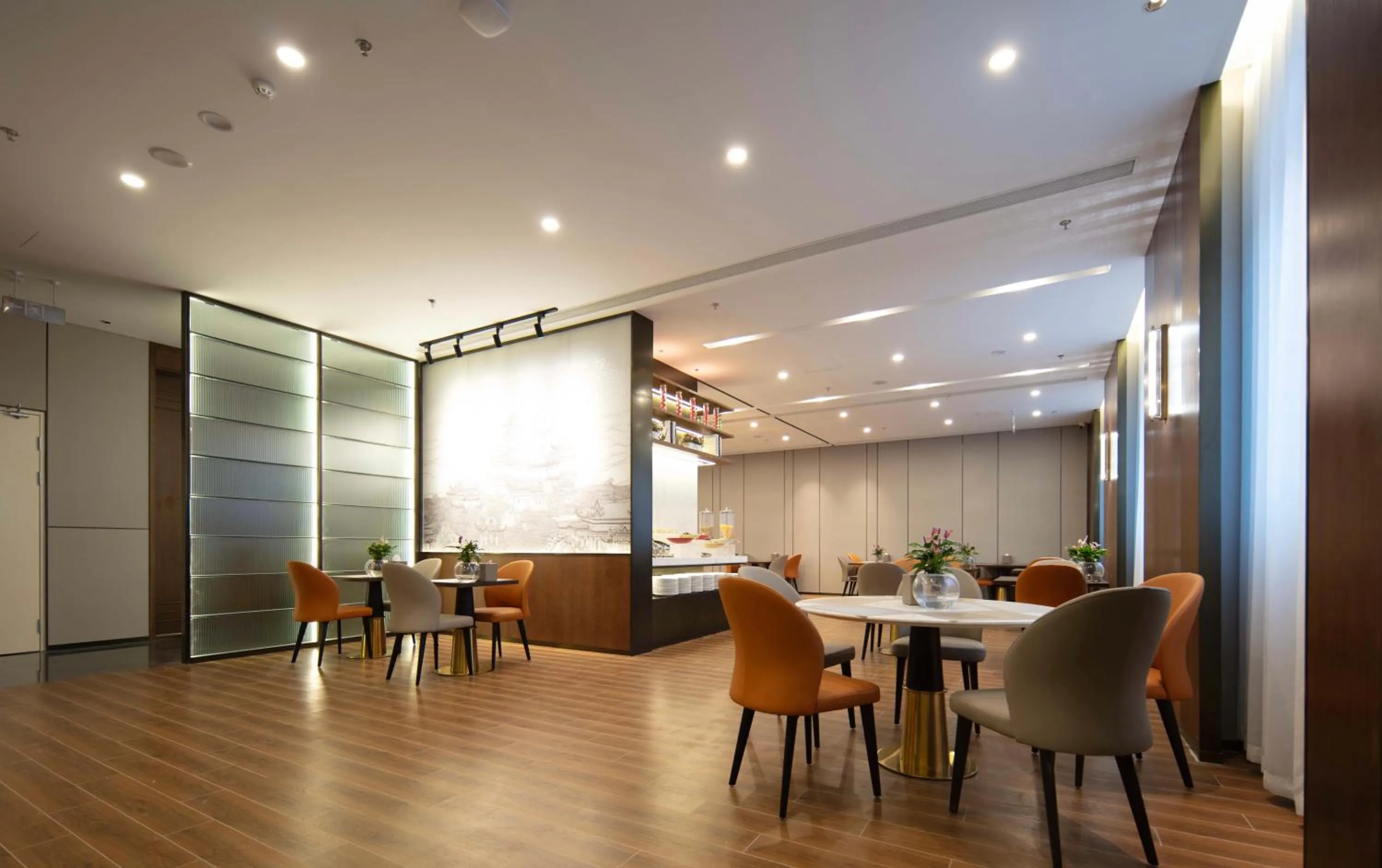 Restaurant/places to eat in Mövenpick by Accor Binjiang Nanjing