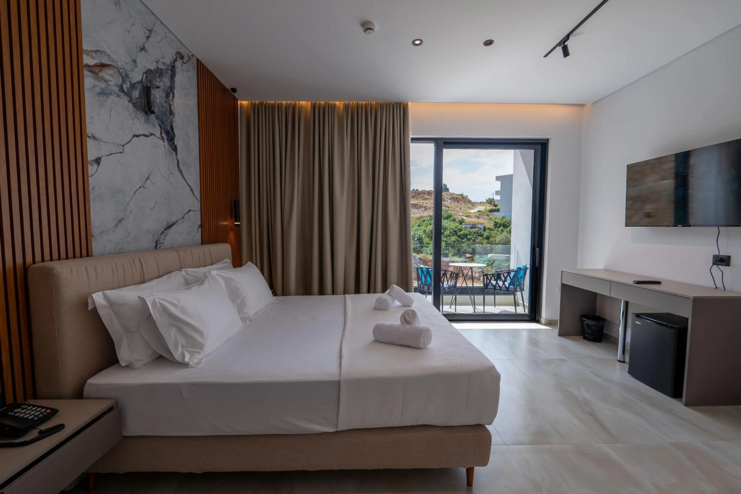 Superior Triple with Balcony in Litan Hotel