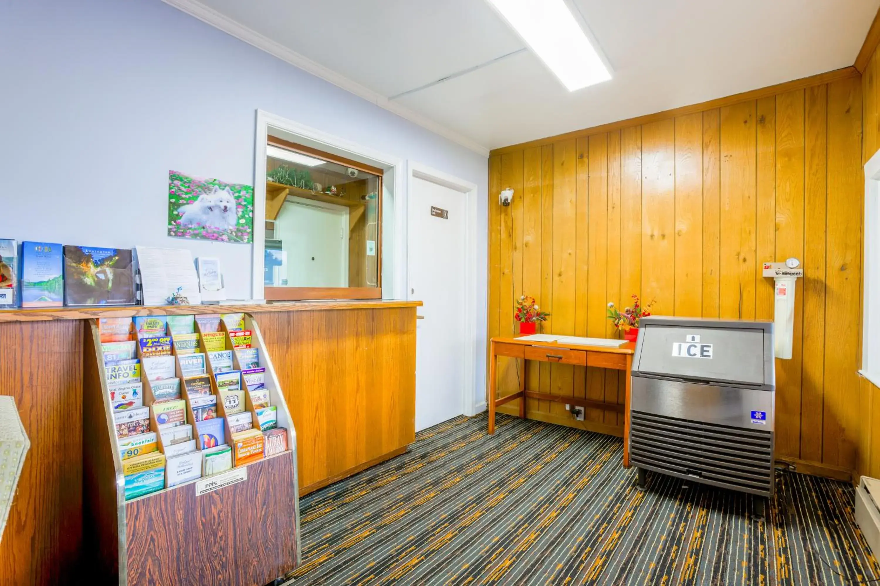 Lobby or reception in Relax Inn By OYO Natural Bridge I-81 Lobby or reception in Relax Inn By OYO Natural Bridge I-81