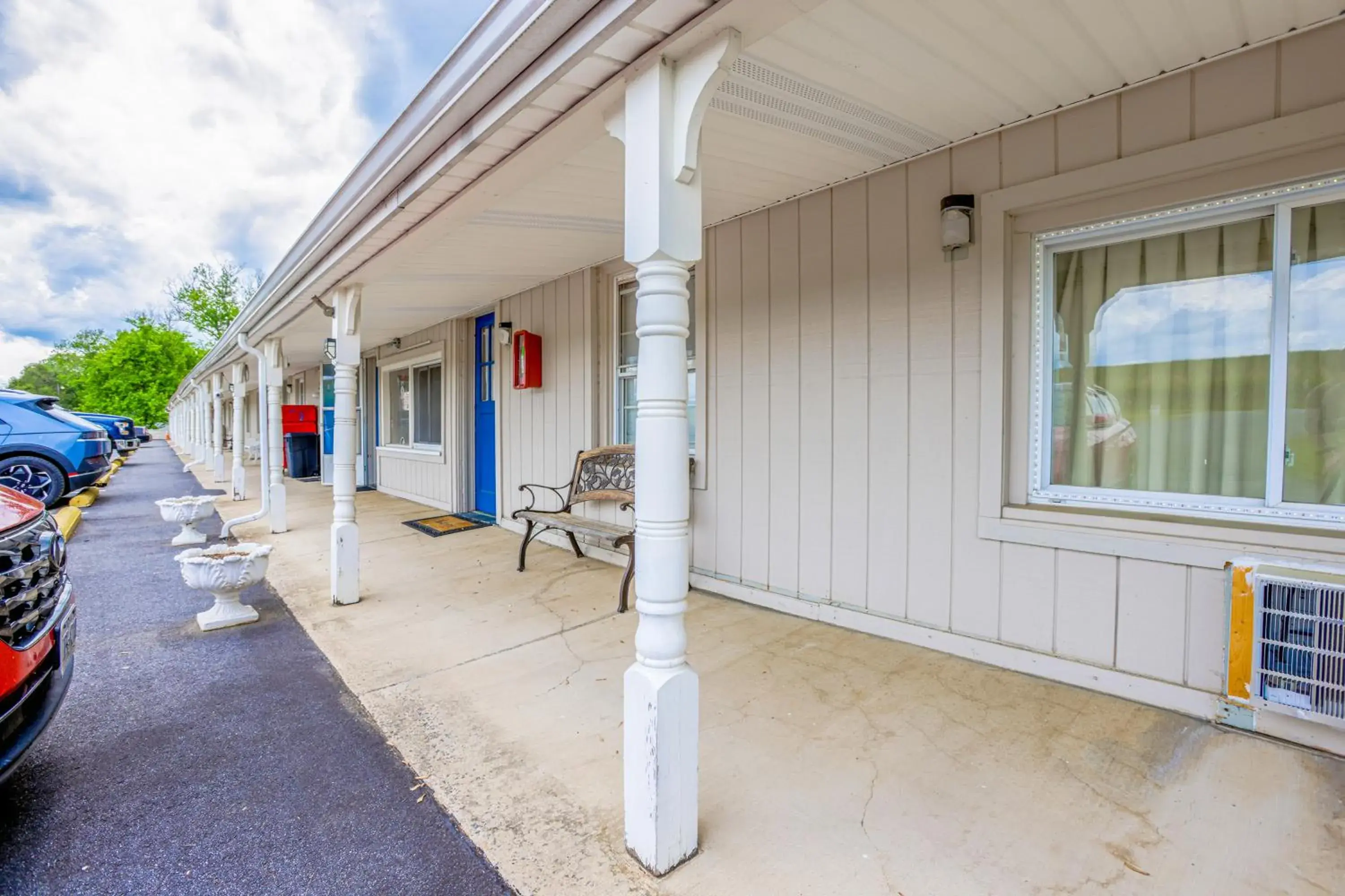 Facade/entrance in Relax Inn By OYO Natural Bridge I-81 Facade/entrance in Relax Inn By OYO Natural Bridge I-81