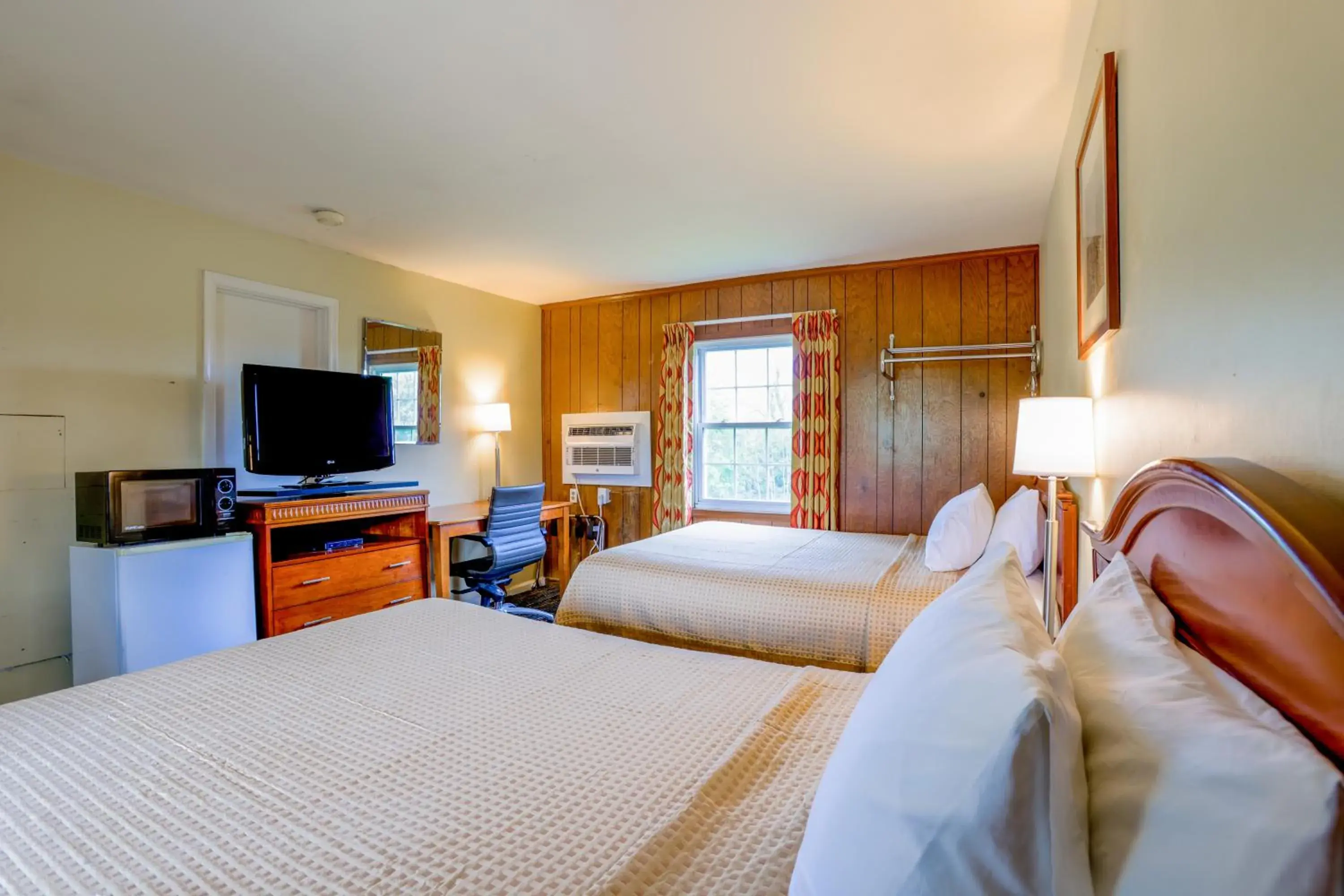 Bedroom, Bed in Relax Inn By OYO Natural Bridge I-81 Bedroom, Bed in Relax Inn By OYO Natural Bridge I-81