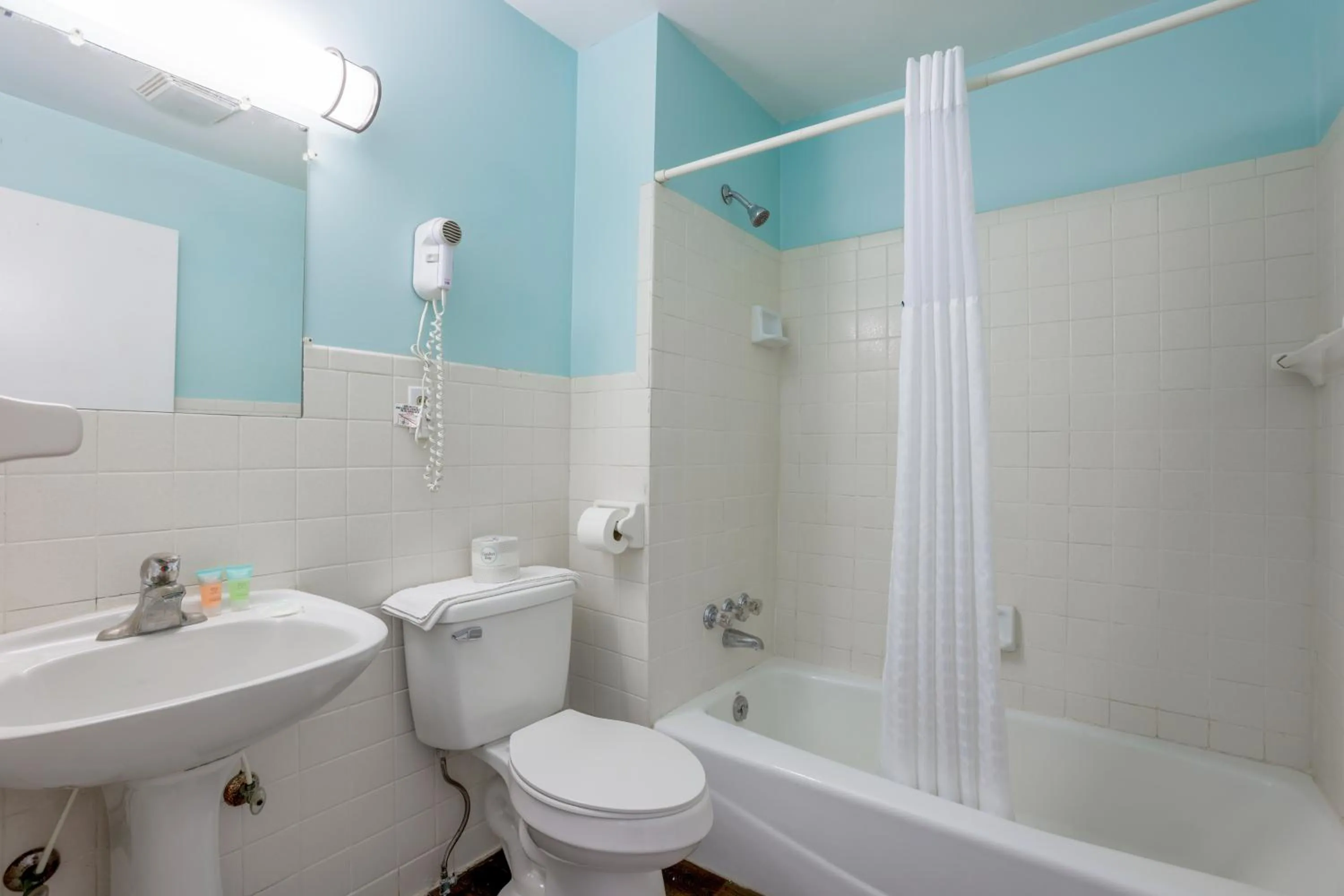 Bathroom in Relax Inn By OYO Natural Bridge I-81