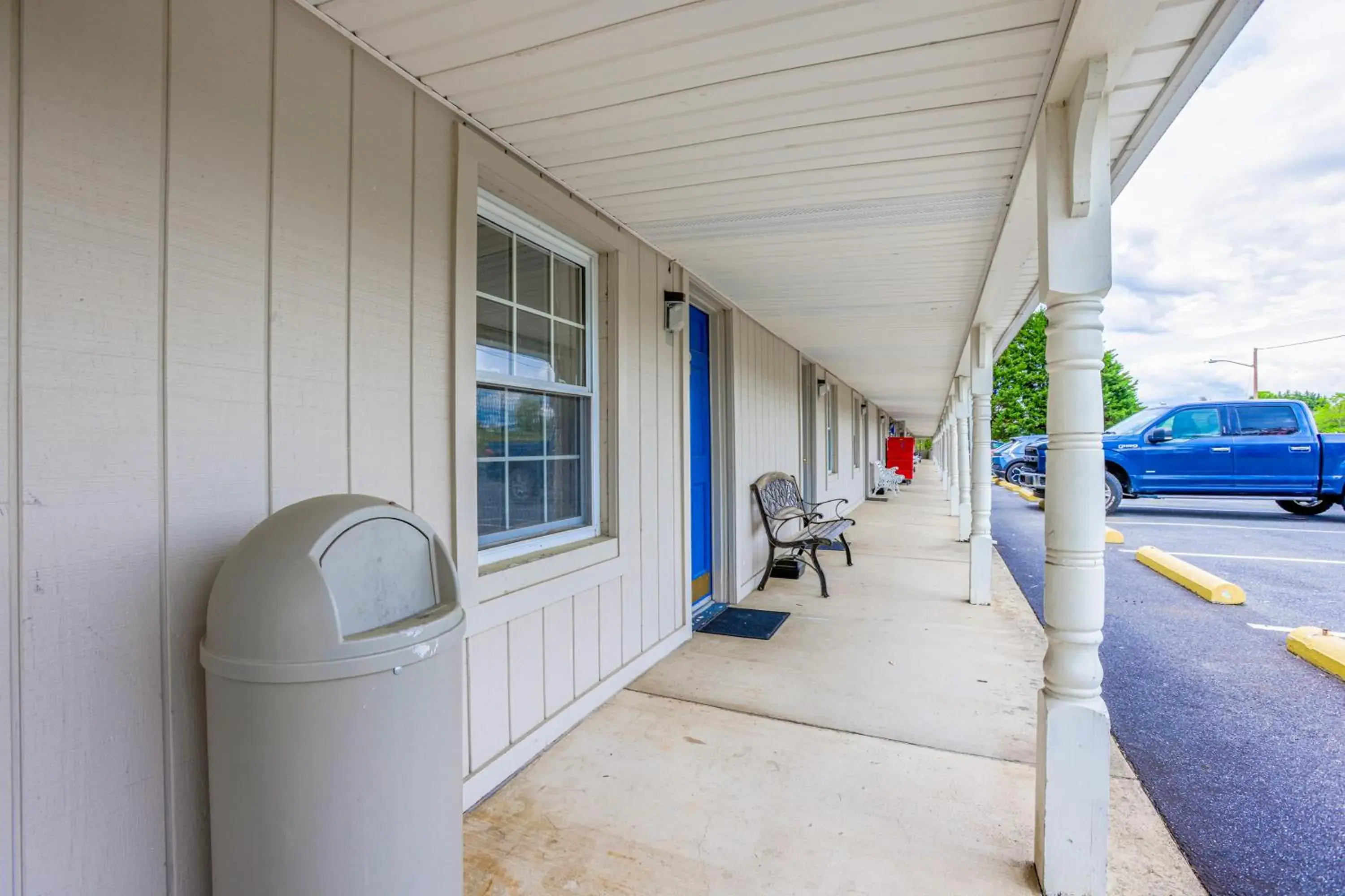 Facade/entrance in Relax Inn By OYO Natural Bridge I-81 Facade/entrance in Relax Inn By OYO Natural Bridge I-81