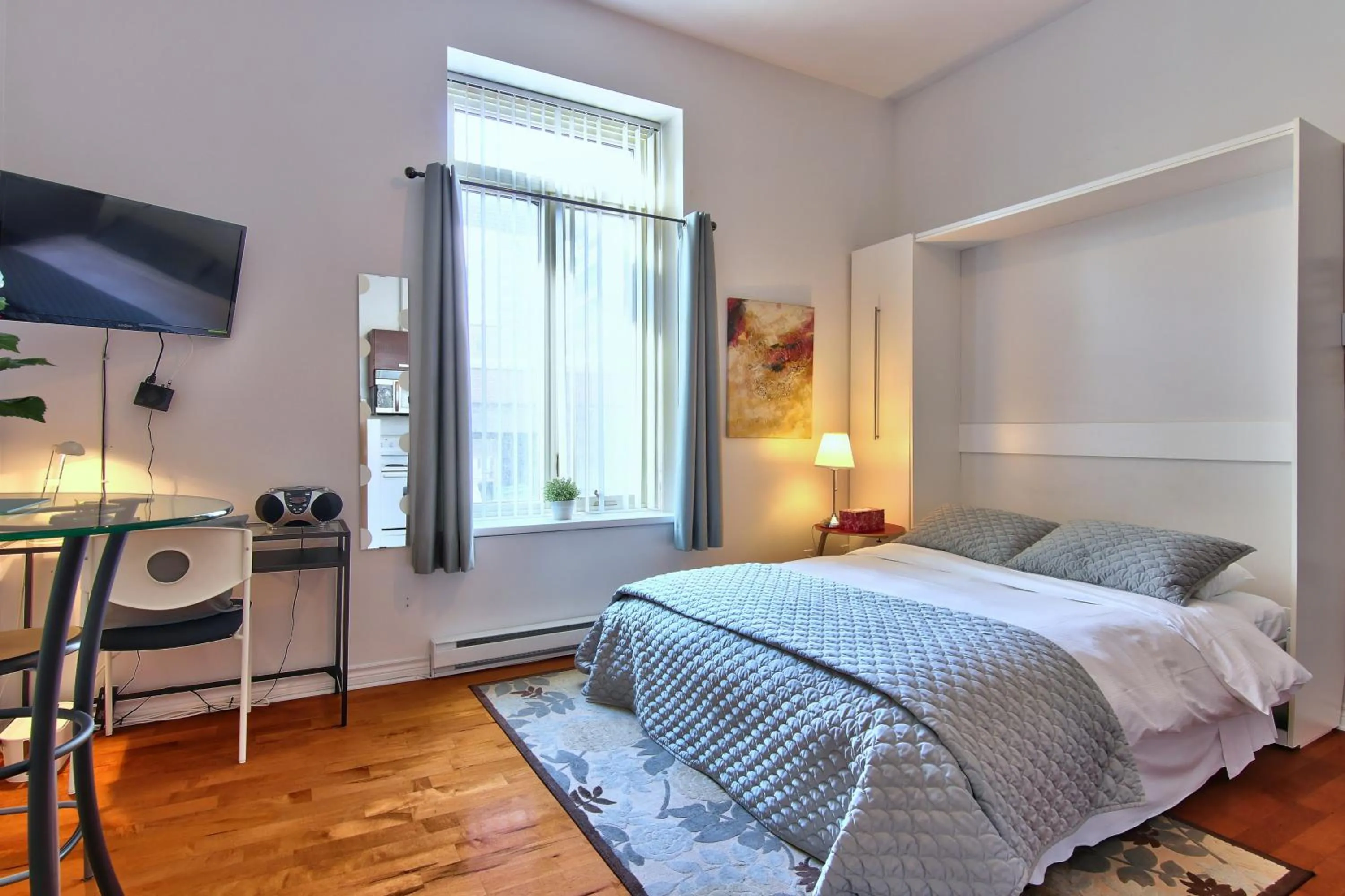 Bed in Apartment et Studio montreal