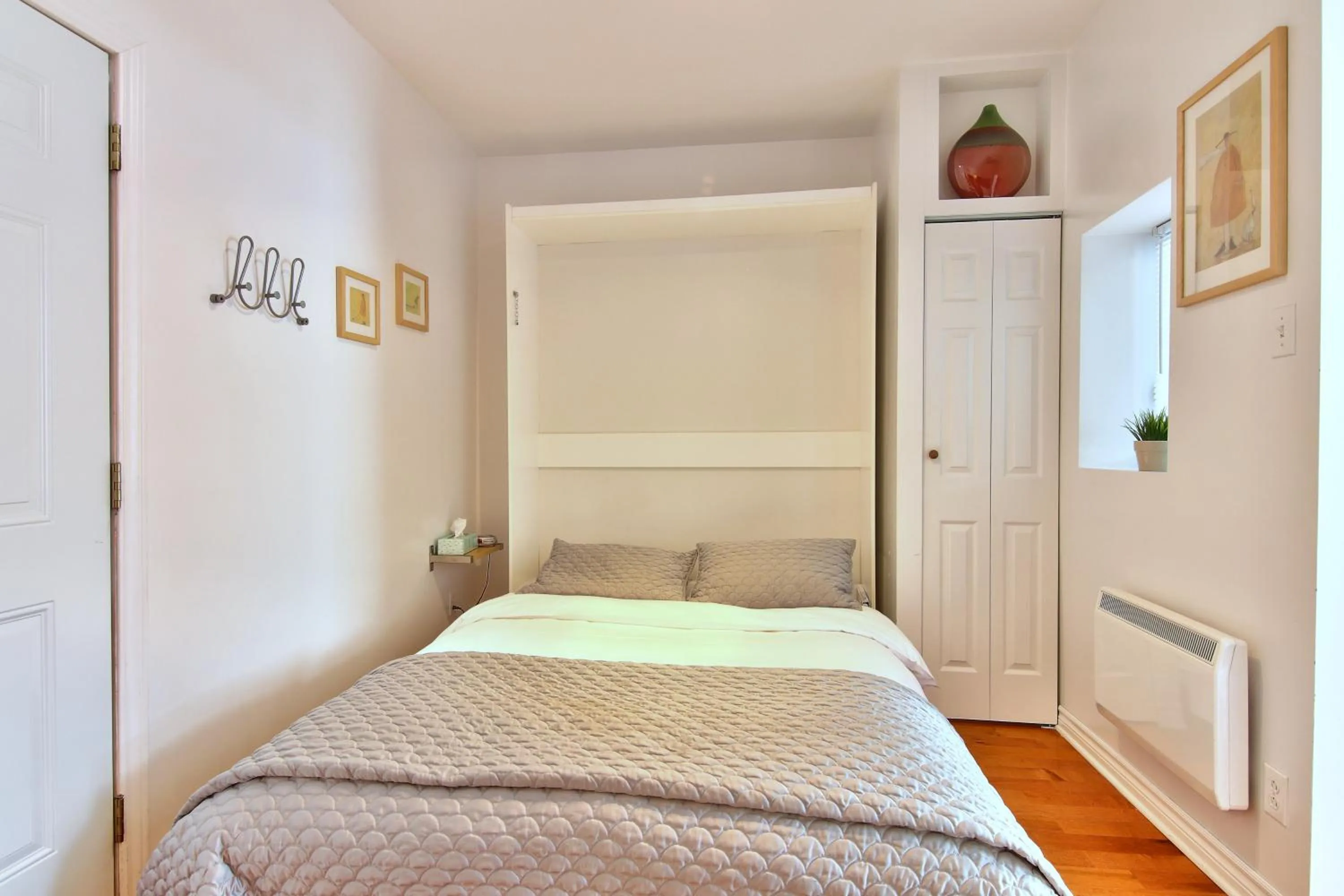 Bed in Apartment et Studio montreal