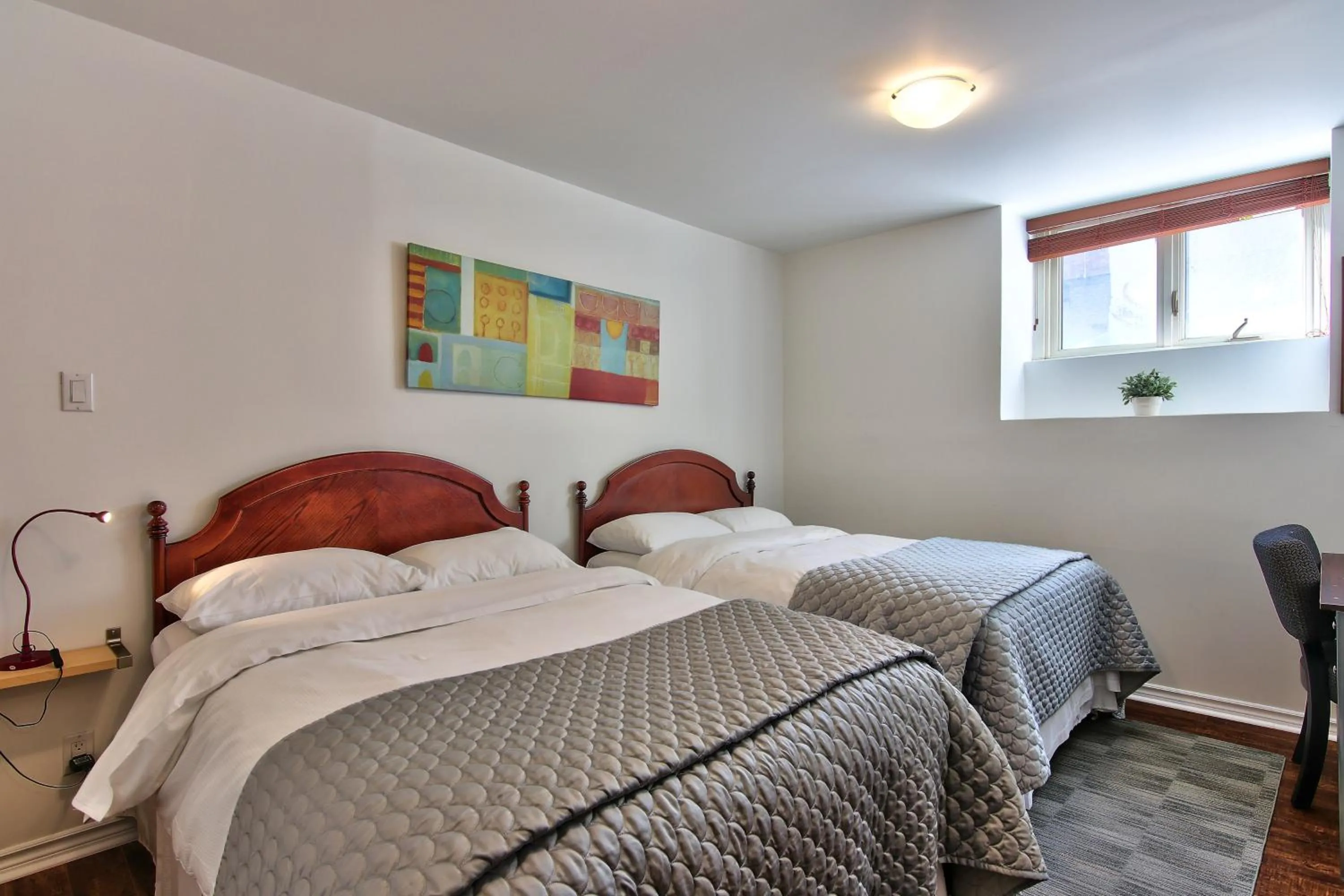 Bed in Apartment et Studio montreal