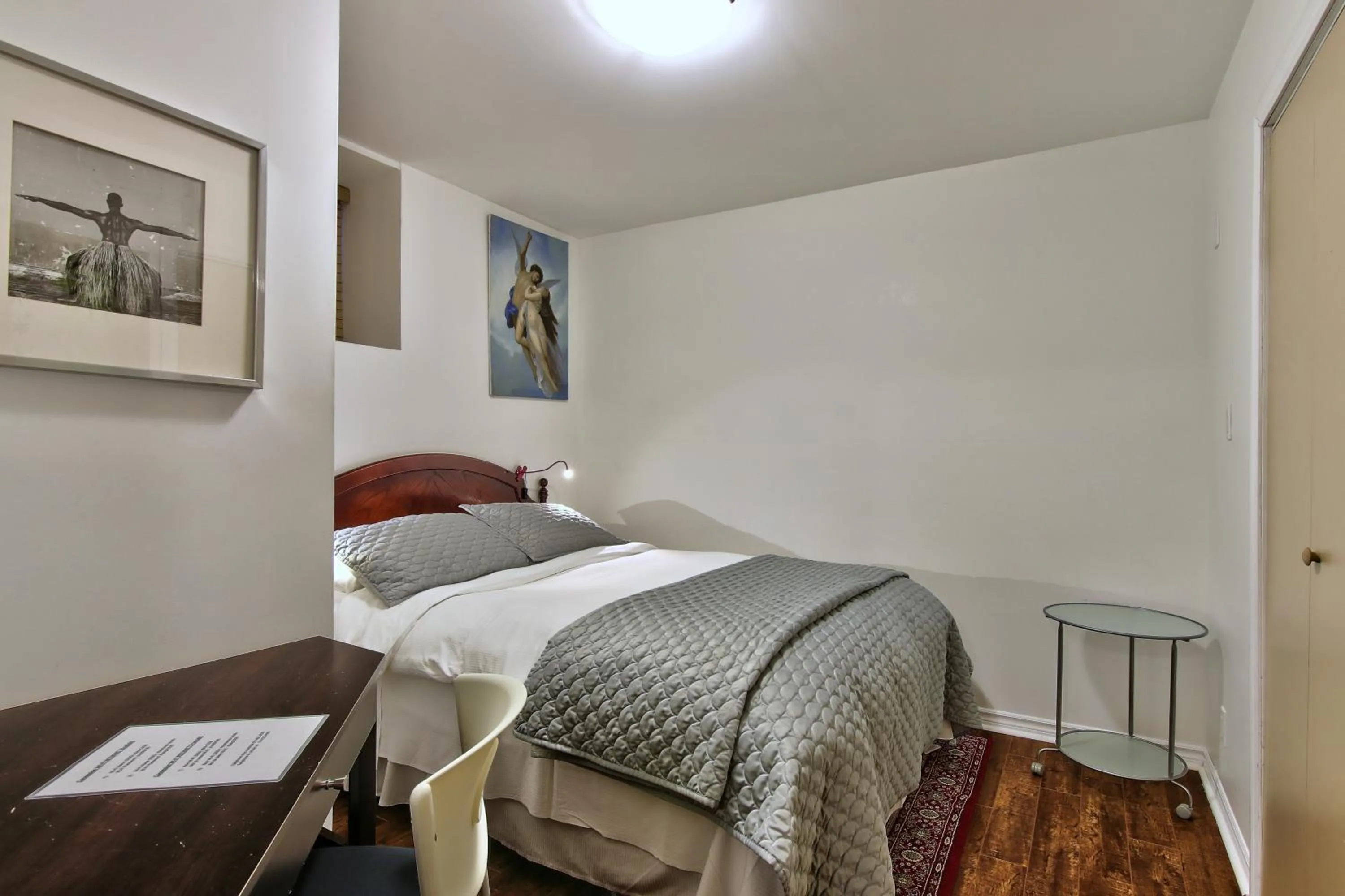 Bed in Apartment et Studio montreal