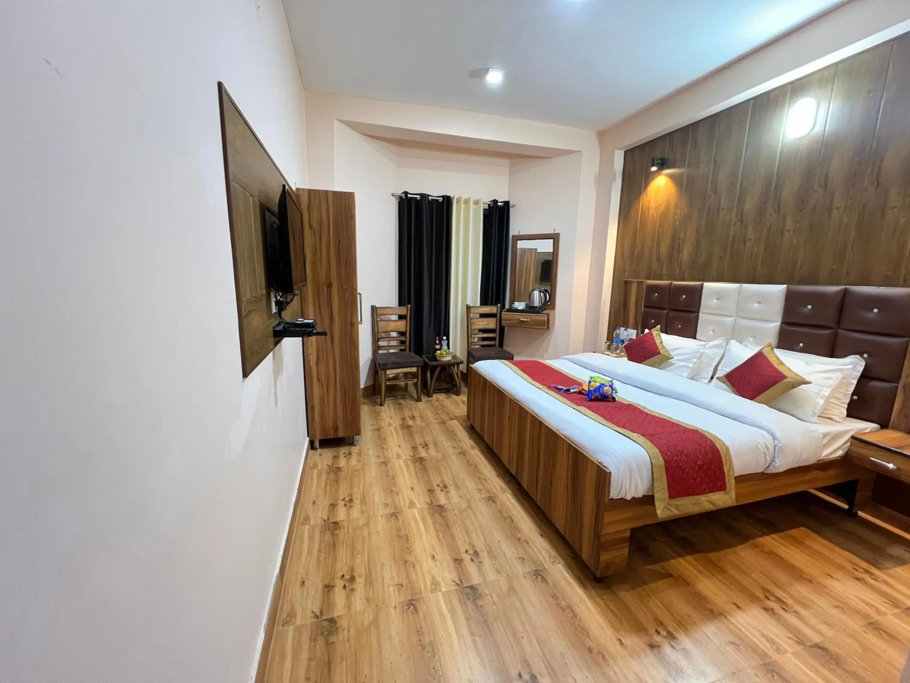 TV and multimedia, Bed in Canadian Cottage Dalhousie TV and multimedia, Bed in Canadian Cottage Dalhousie