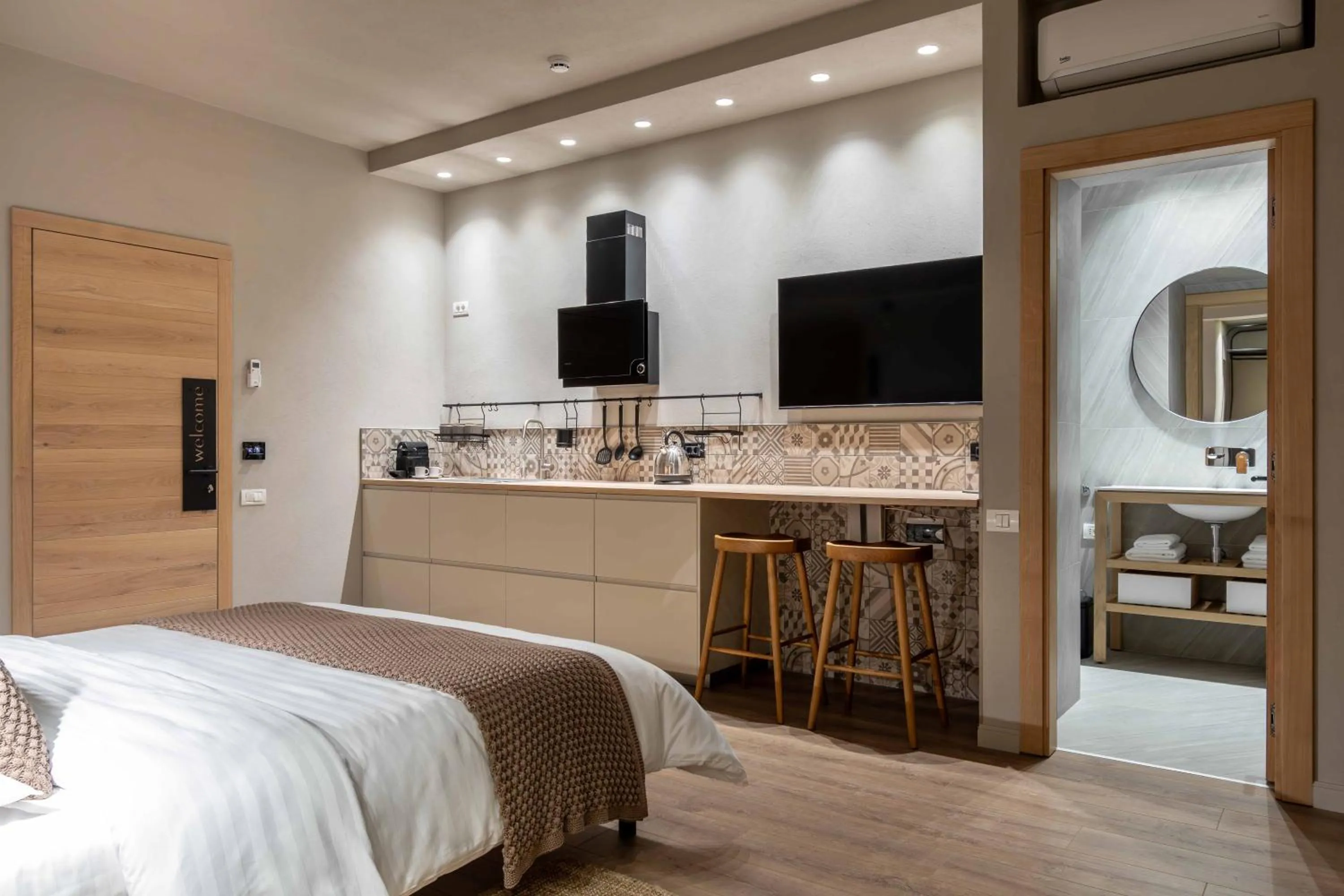 Kitchen or kitchenette, Bed in Maison Bucarest Apartments by Olala Homes
