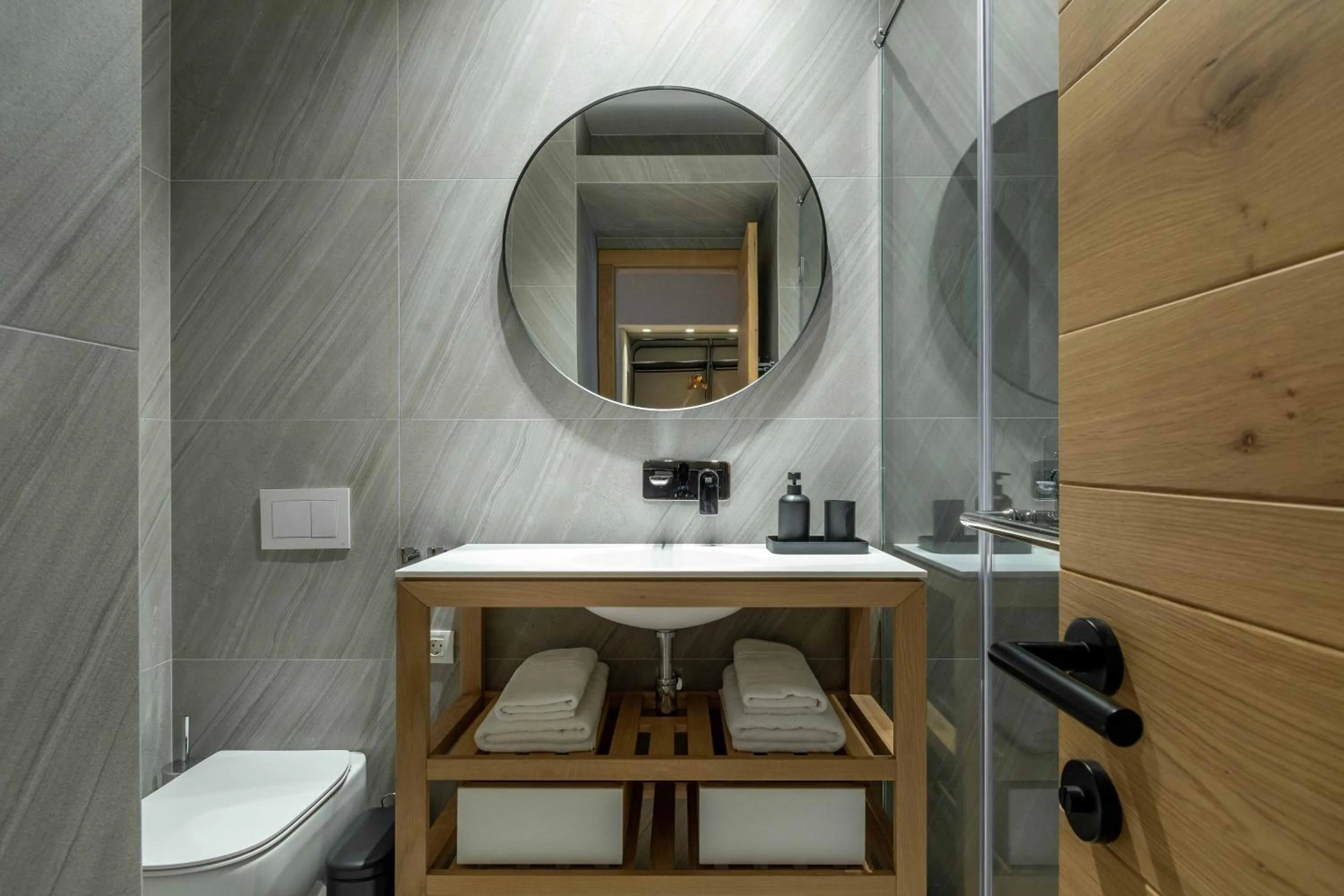 Bathroom in Maison Bucarest Apartments by Olala Homes