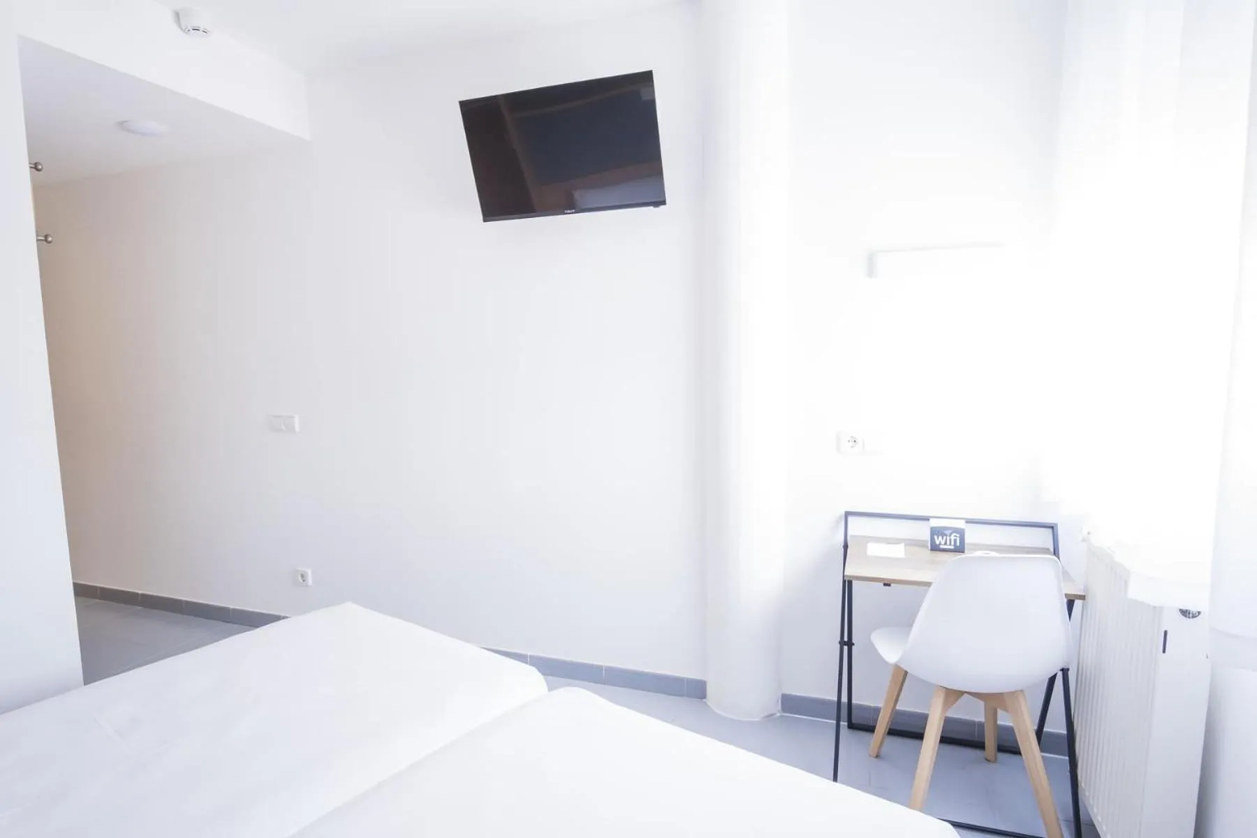 furniture, Bed in Alda Egues Rooms