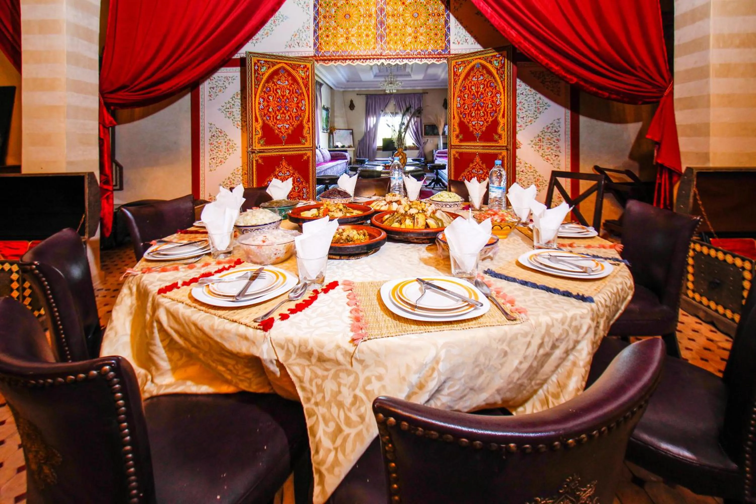 Restaurant/places to eat in Kasbah Ait Oumghar