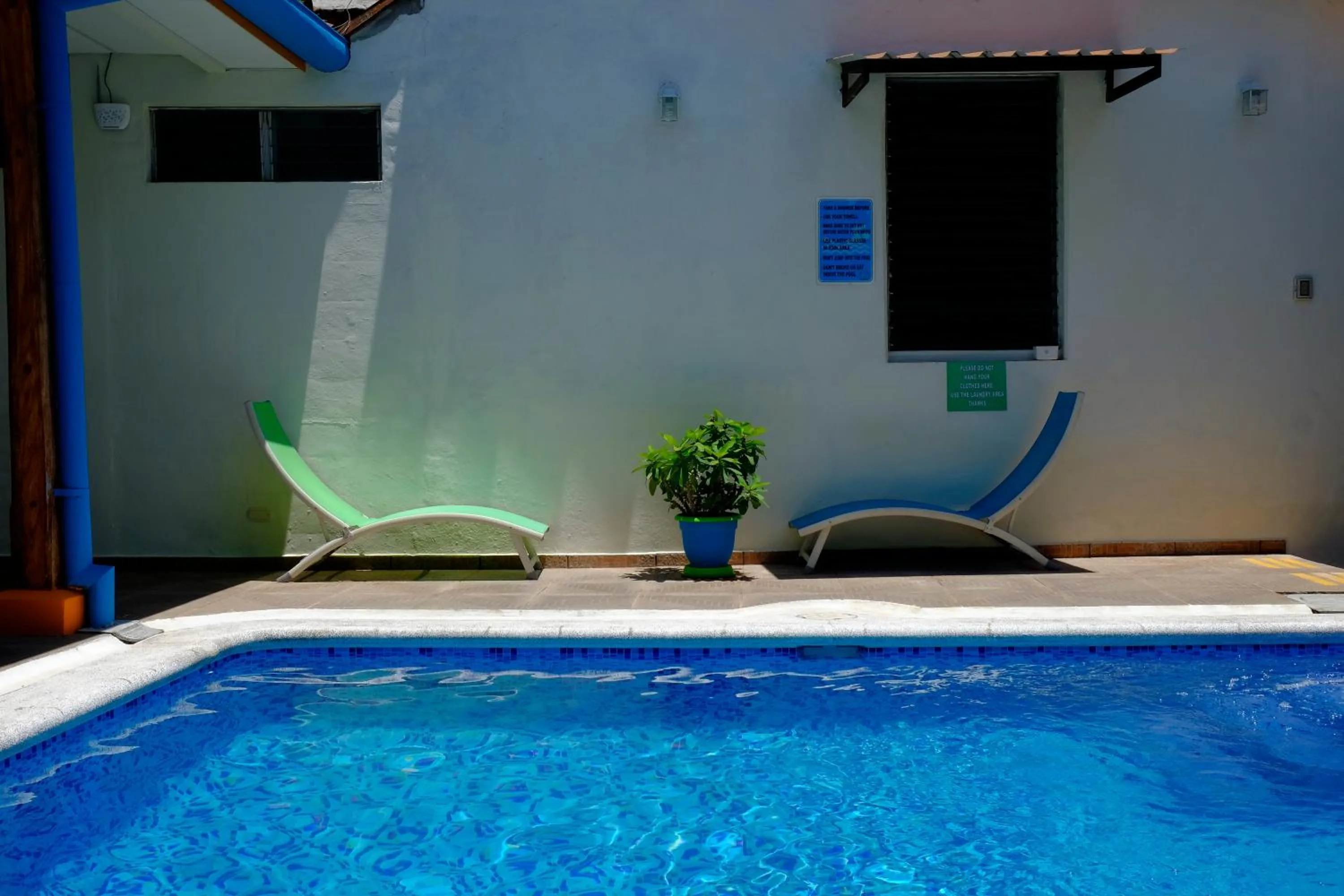 Swimming pool in Hostal Casa Verde