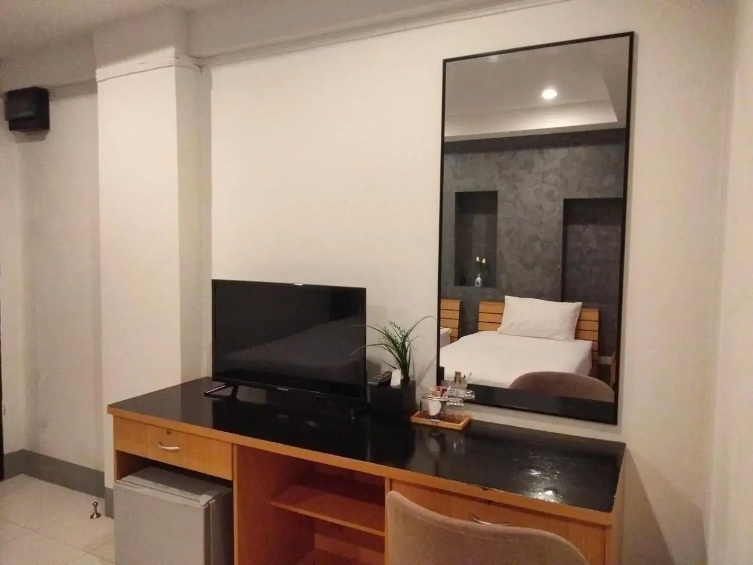 hair dresser, Bed in Pilatus Apartment hair dresser, Bed in Pilatus Apartment