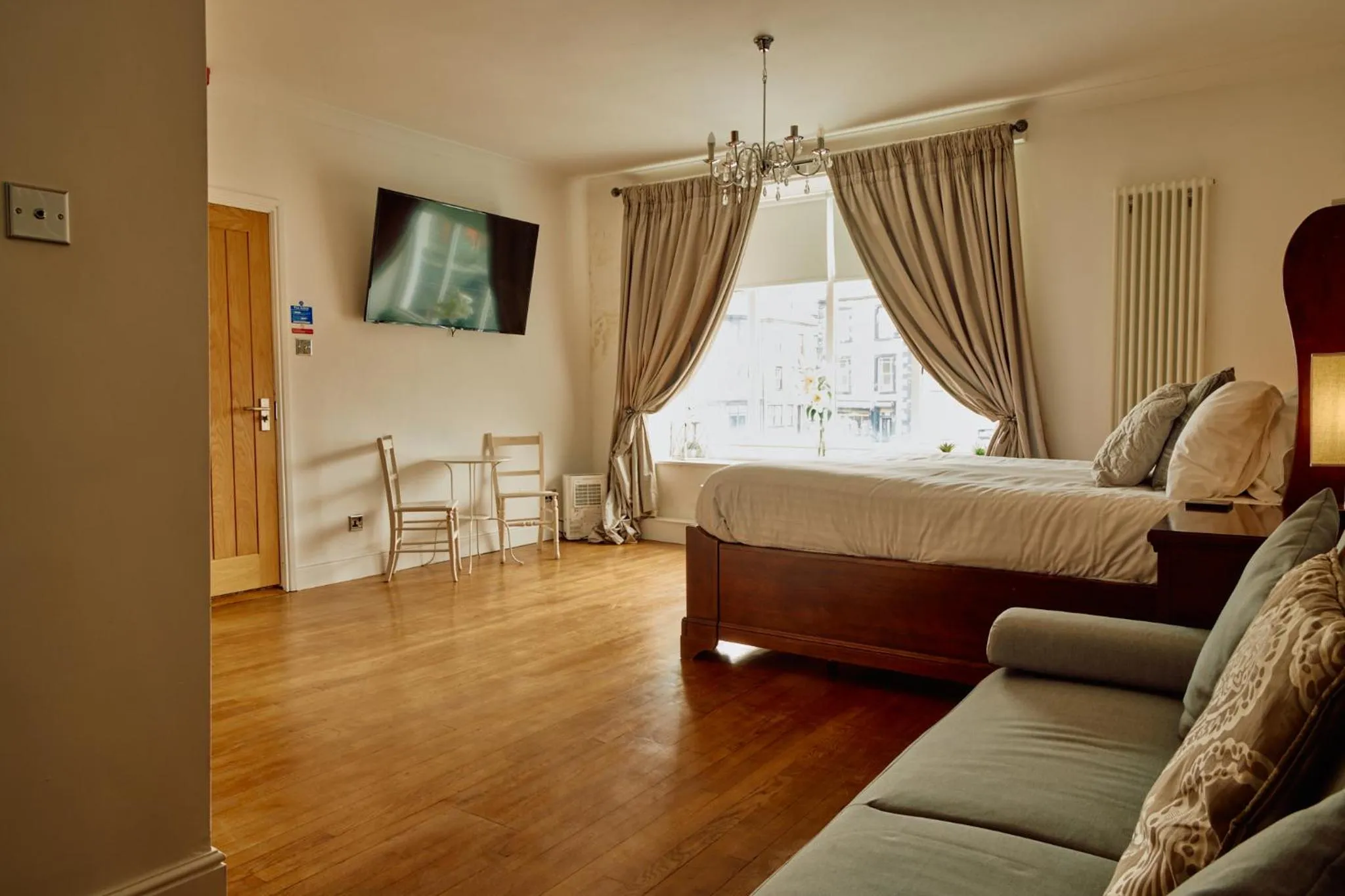 Bedroom in The Pennine Inn