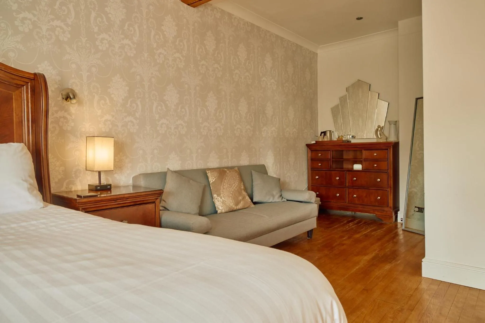 Bedroom in The Pennine Inn