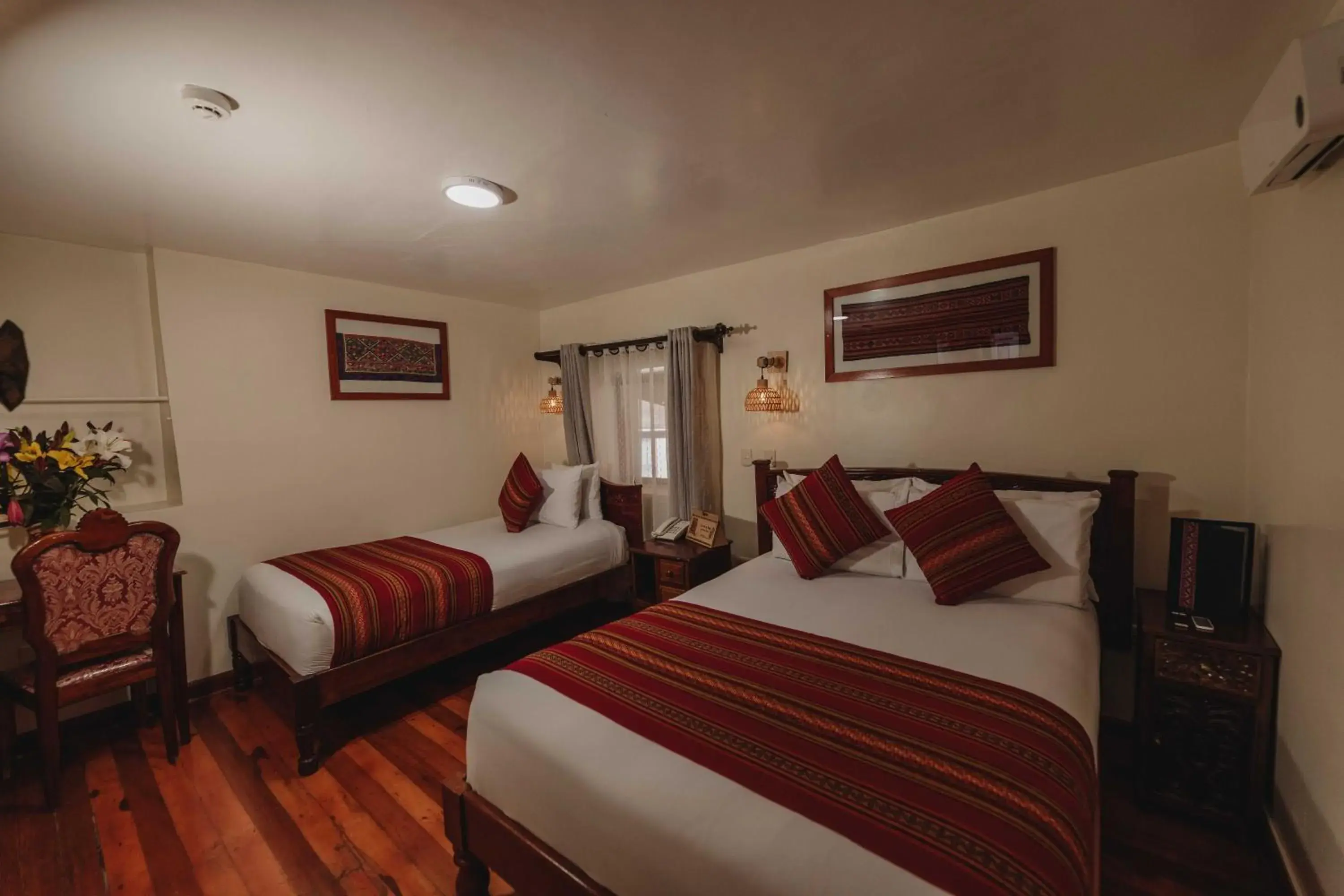 Standard Family Room in Quechua Hotel Cusco Standard Family Room in Quechua Hotel Cusco