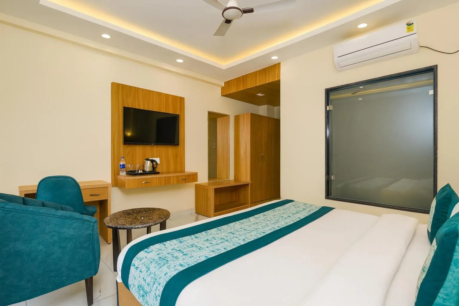 Bedroom, Bed in Hotel Pawan Regency- Best Mountain View Hotel In McLeodganj